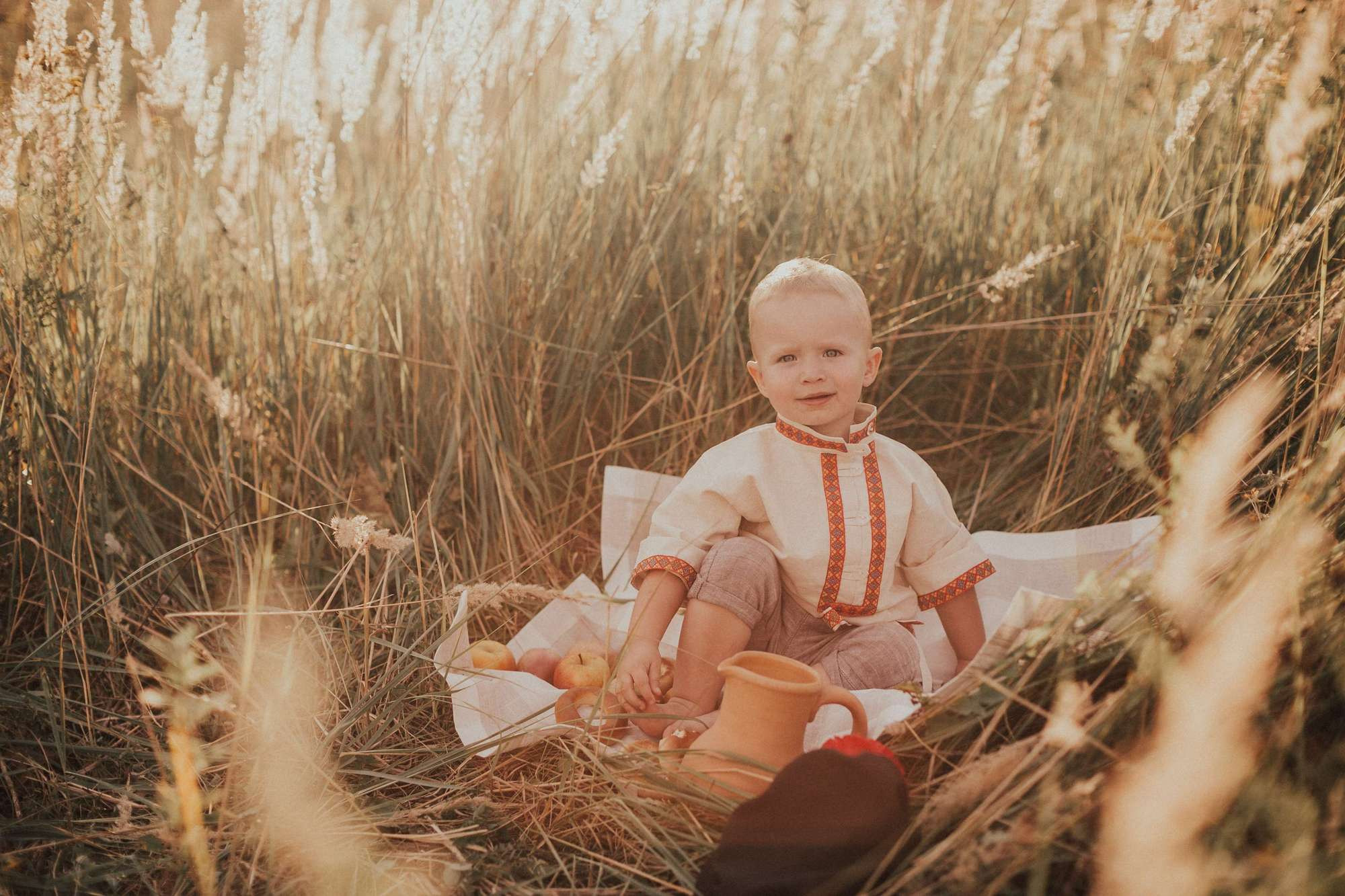 Миша в поле. Семейный и детский фотограф в Москве Кузьмина Мария