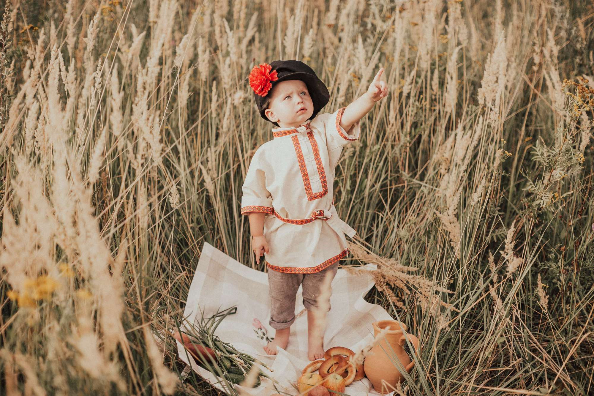 Миша в поле. Семейный и детский фотограф в Москве Кузьмина Мария