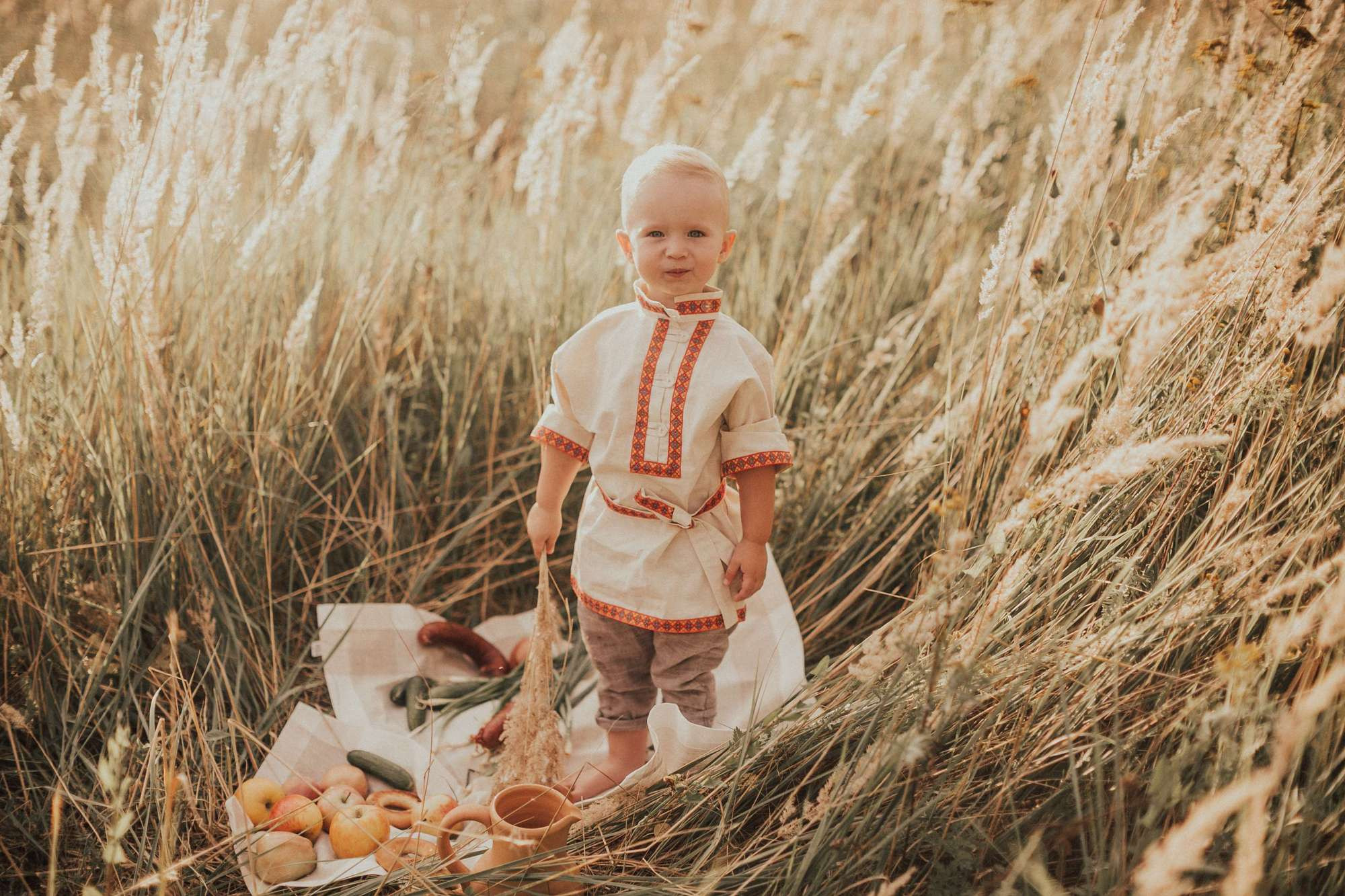 Миша в поле. Семейный и детский фотограф в Москве Кузьмина Мария