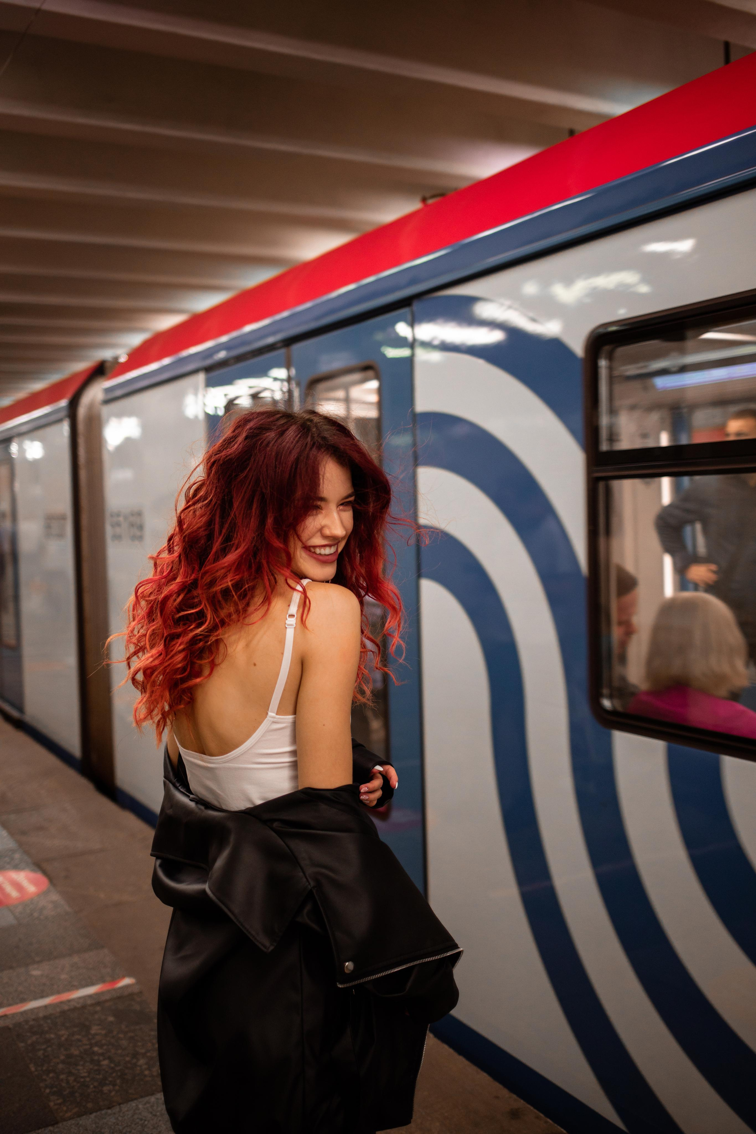 Оля прогулка в метро. Семейный и детский фотограф в Москве Кузьмина Мария