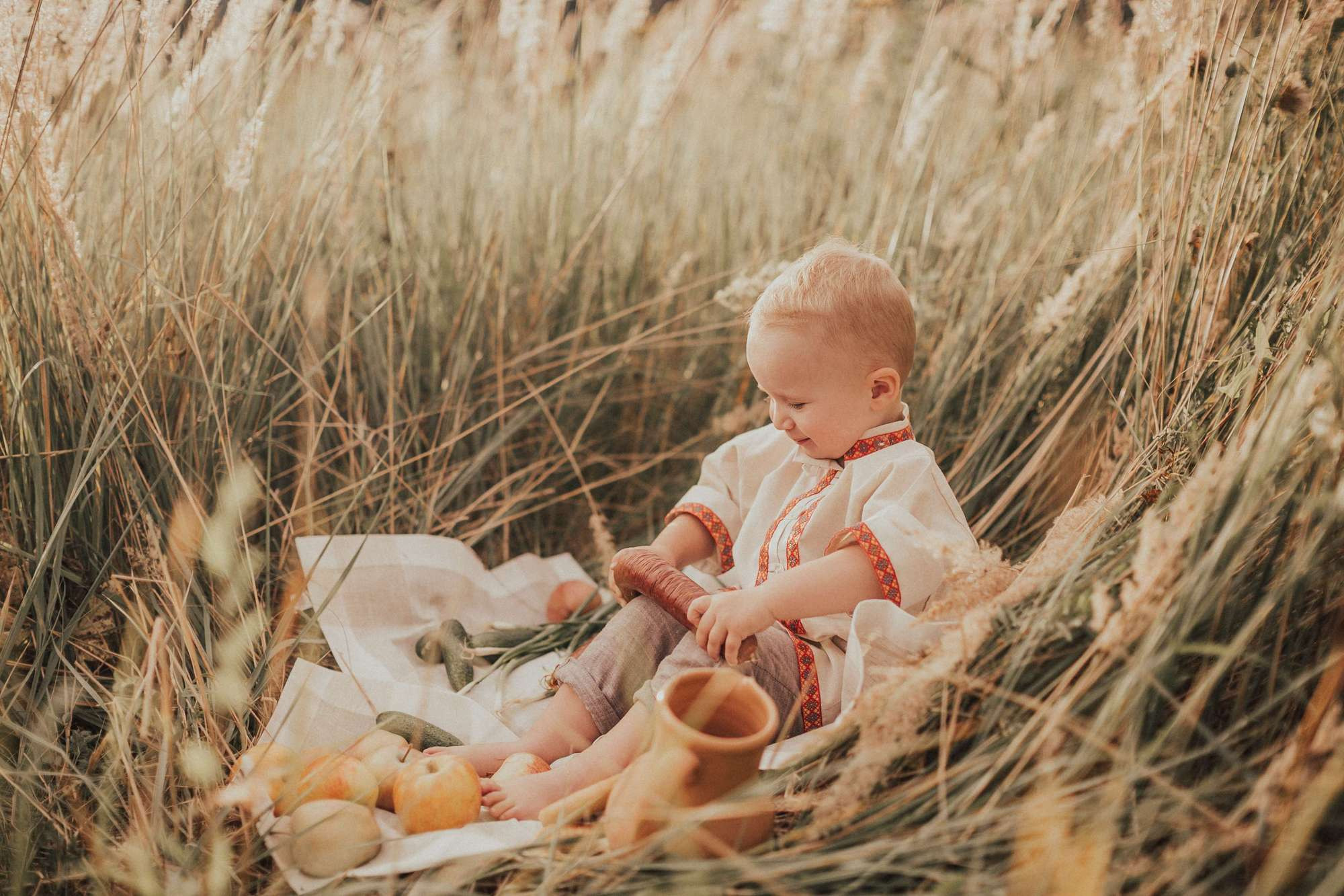 Миша в поле. Семейный и детский фотограф в Москве Кузьмина Мария