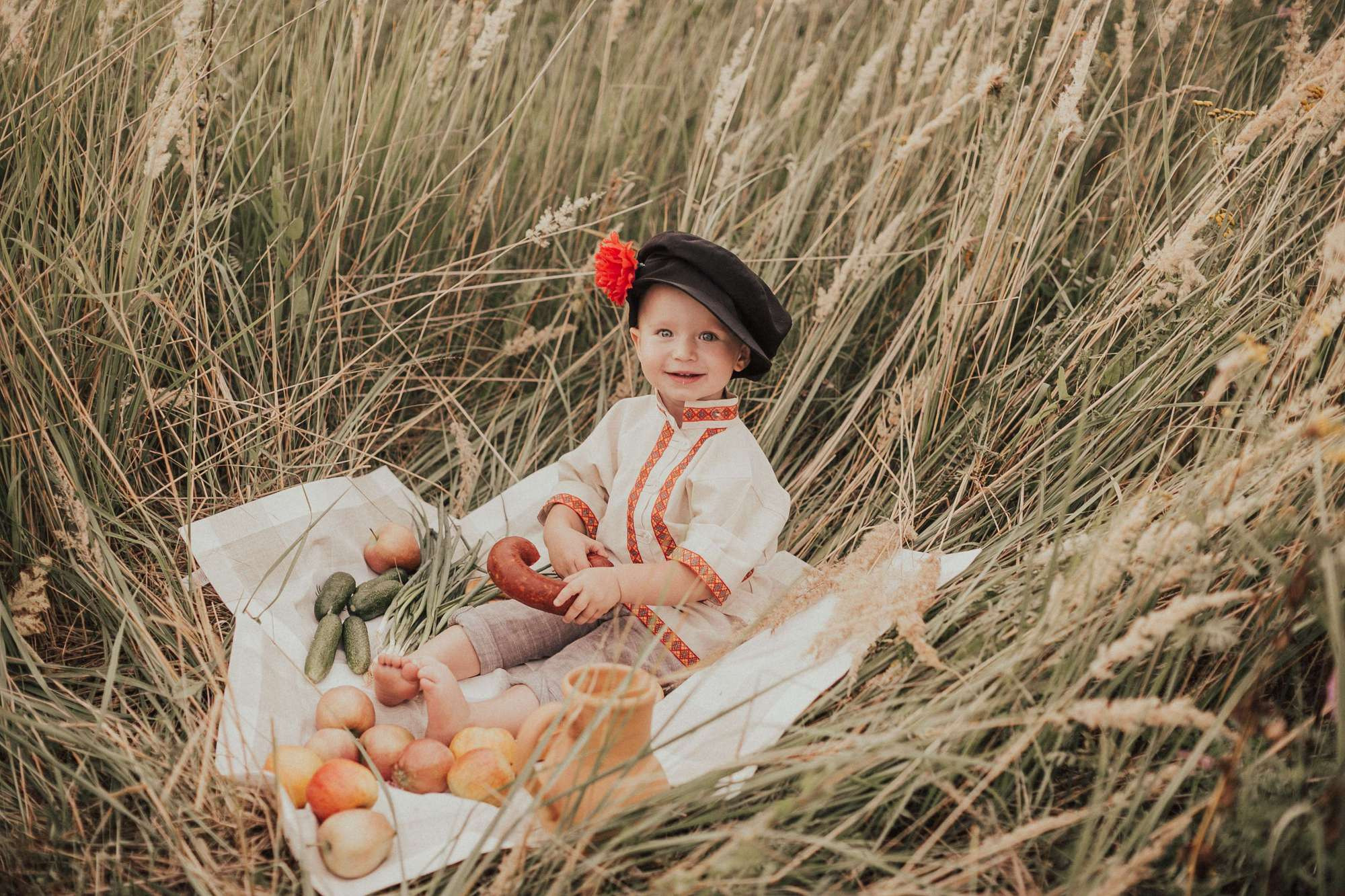 Миша в поле. Семейный и детский фотограф в Москве Кузьмина Мария