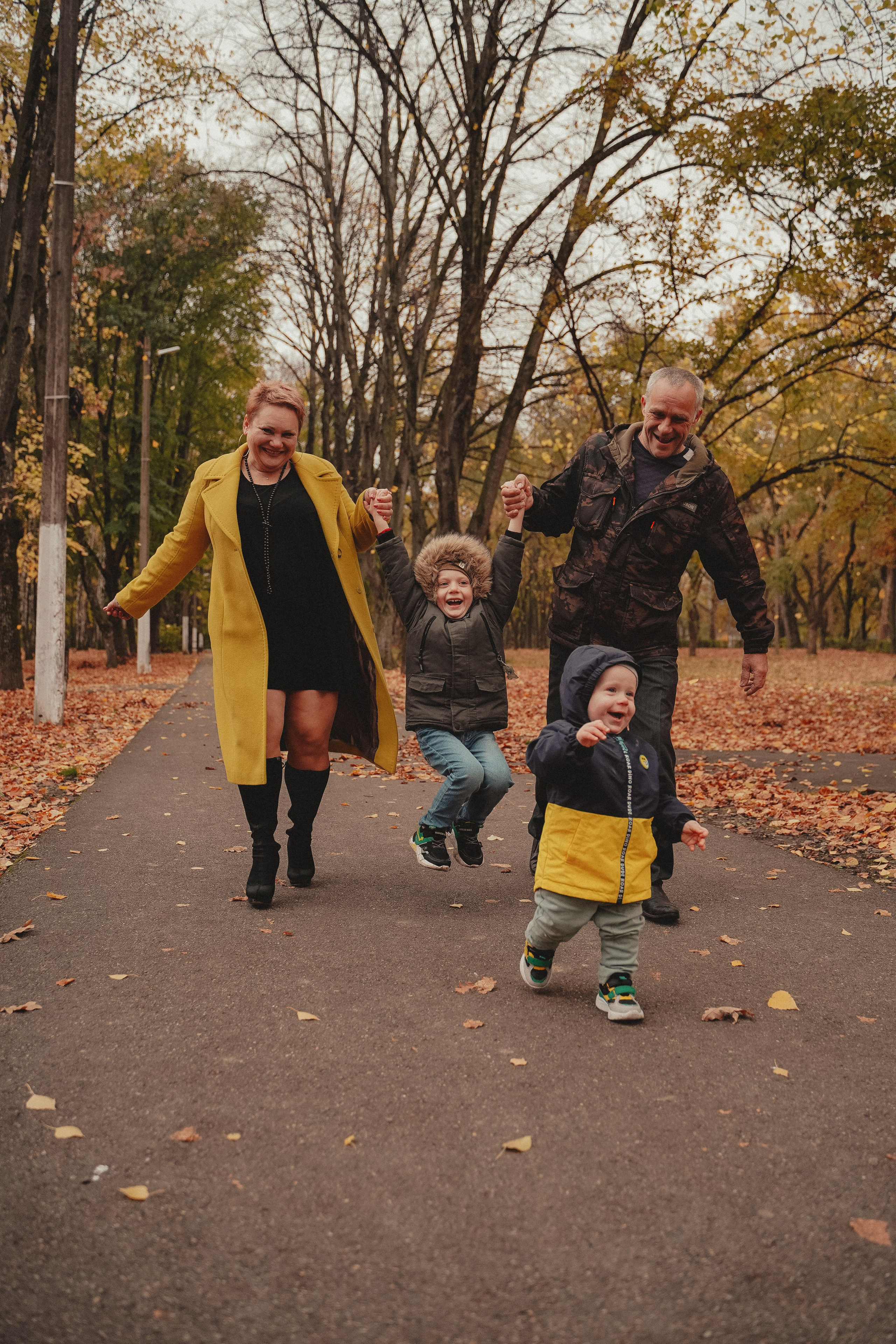 Фотосессия большой семьи в парке. Семейный и женский фотограф в Краснодаре Анастасия Приймак