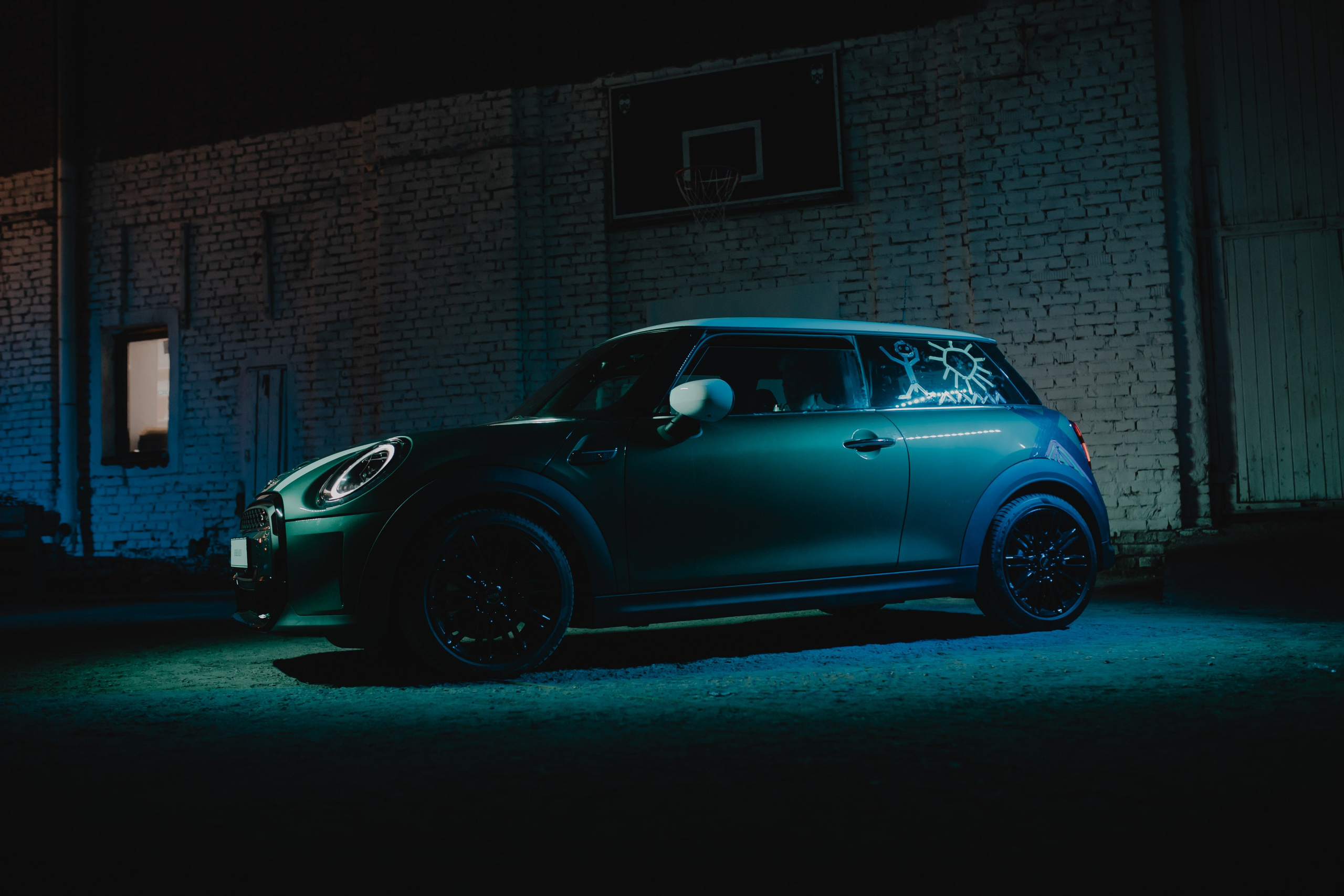 New MINI Cooper в Гоголь Центре. Репортажный, event, концертный и backstage фотограф из Москвы Виталий Кривцов