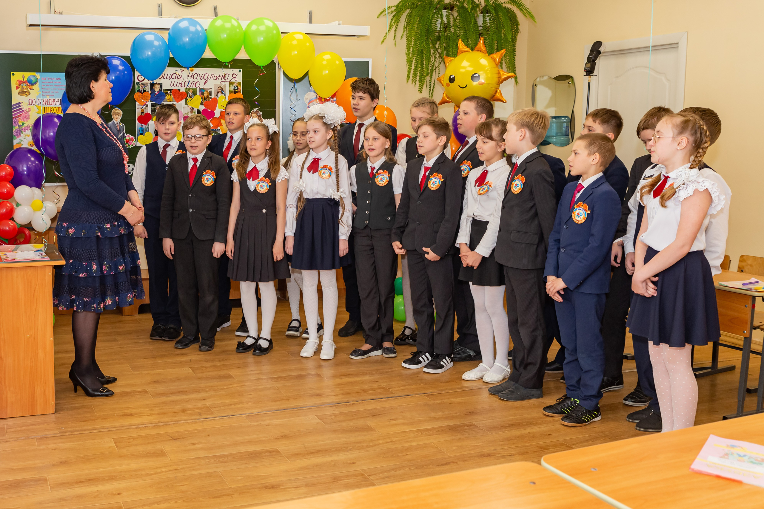 Фотосъемка выпуск 4 класс. Свадебный фотограф Марина Суворова и видеооператор Олег Петров