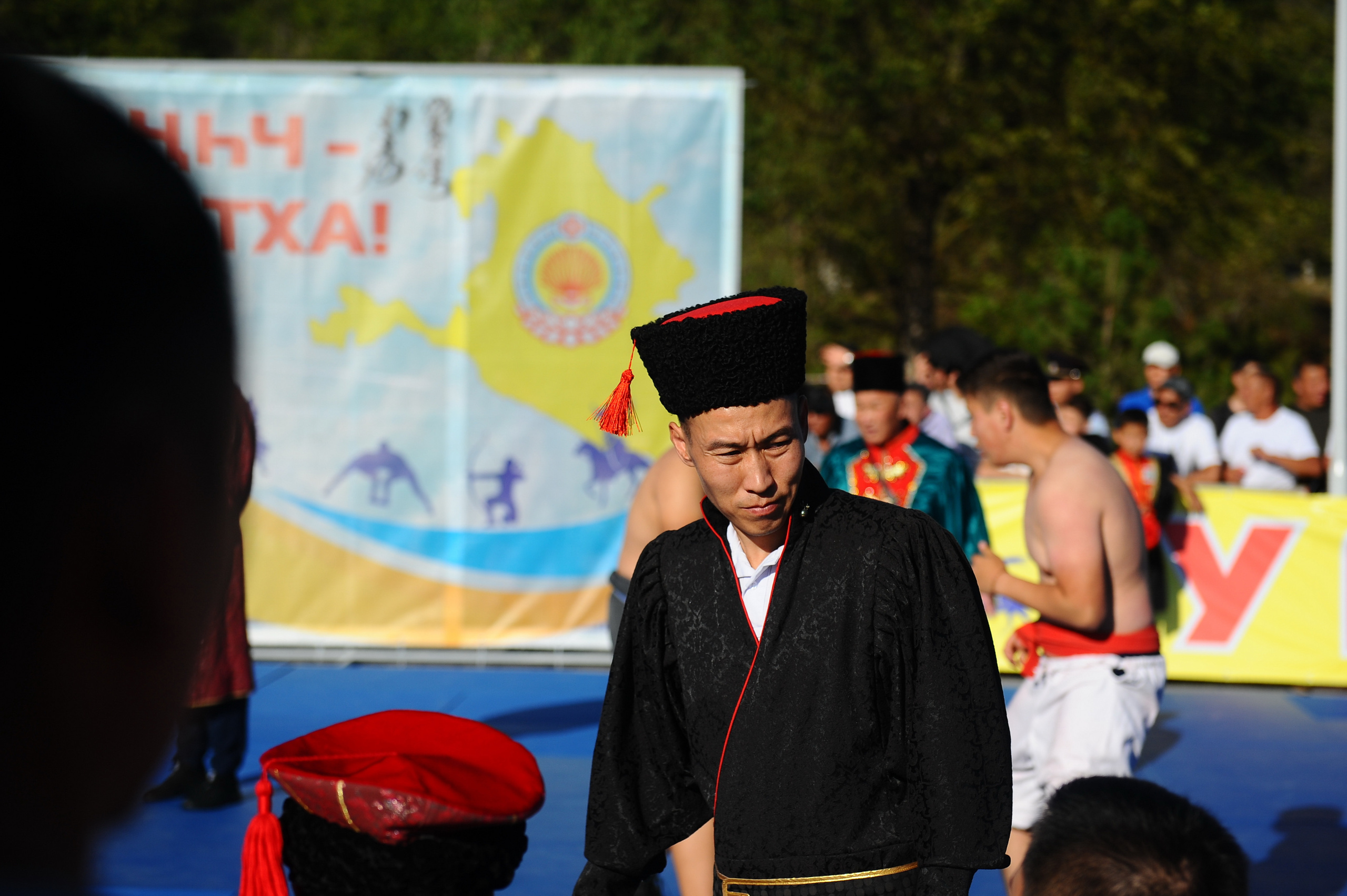 Почему монахи в Калмыкии выливают молоко на костер?. Главная (Home)