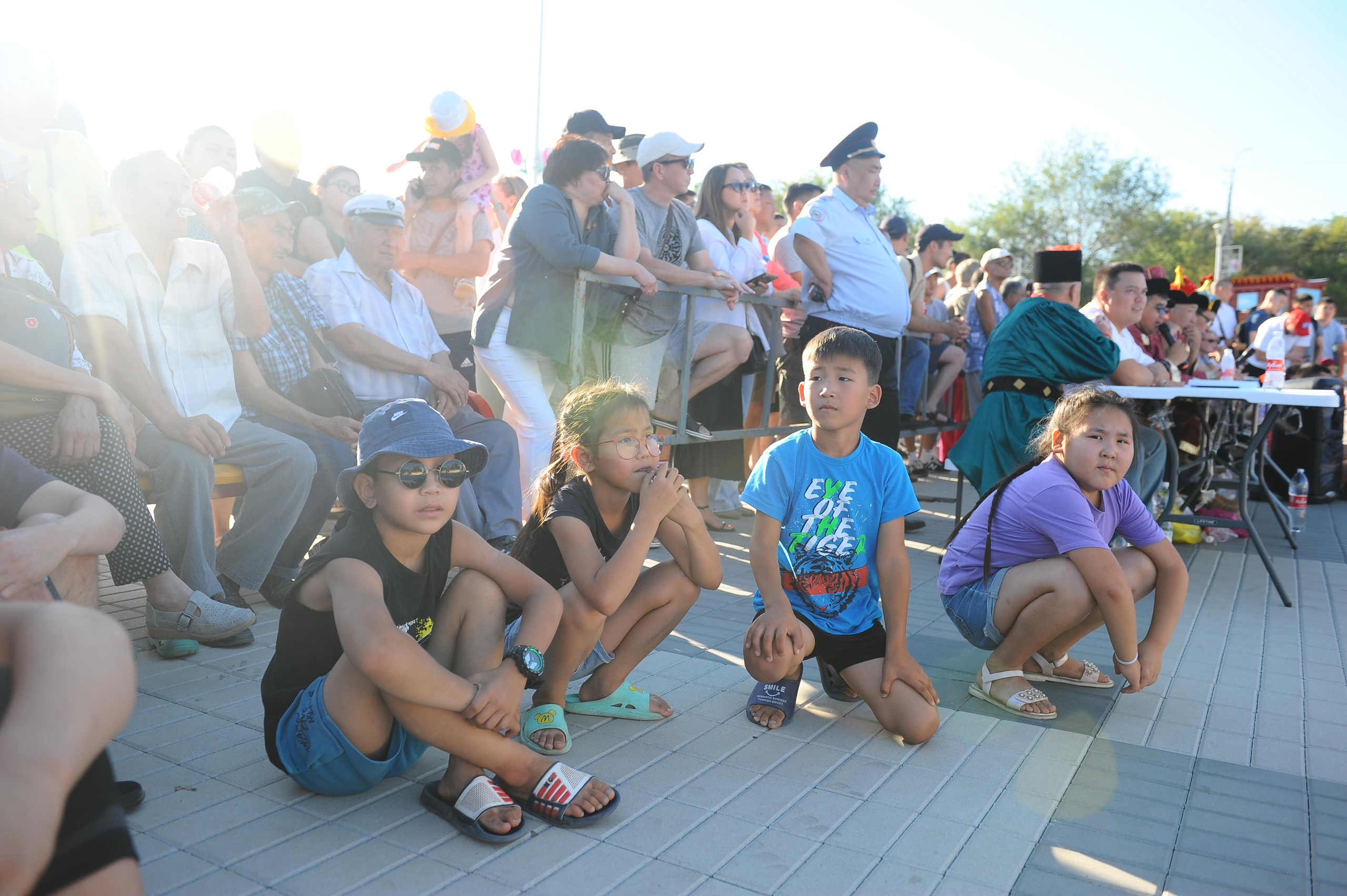 Почему монахи в Калмыкии выливают молоко на костер?. Главная (Home)