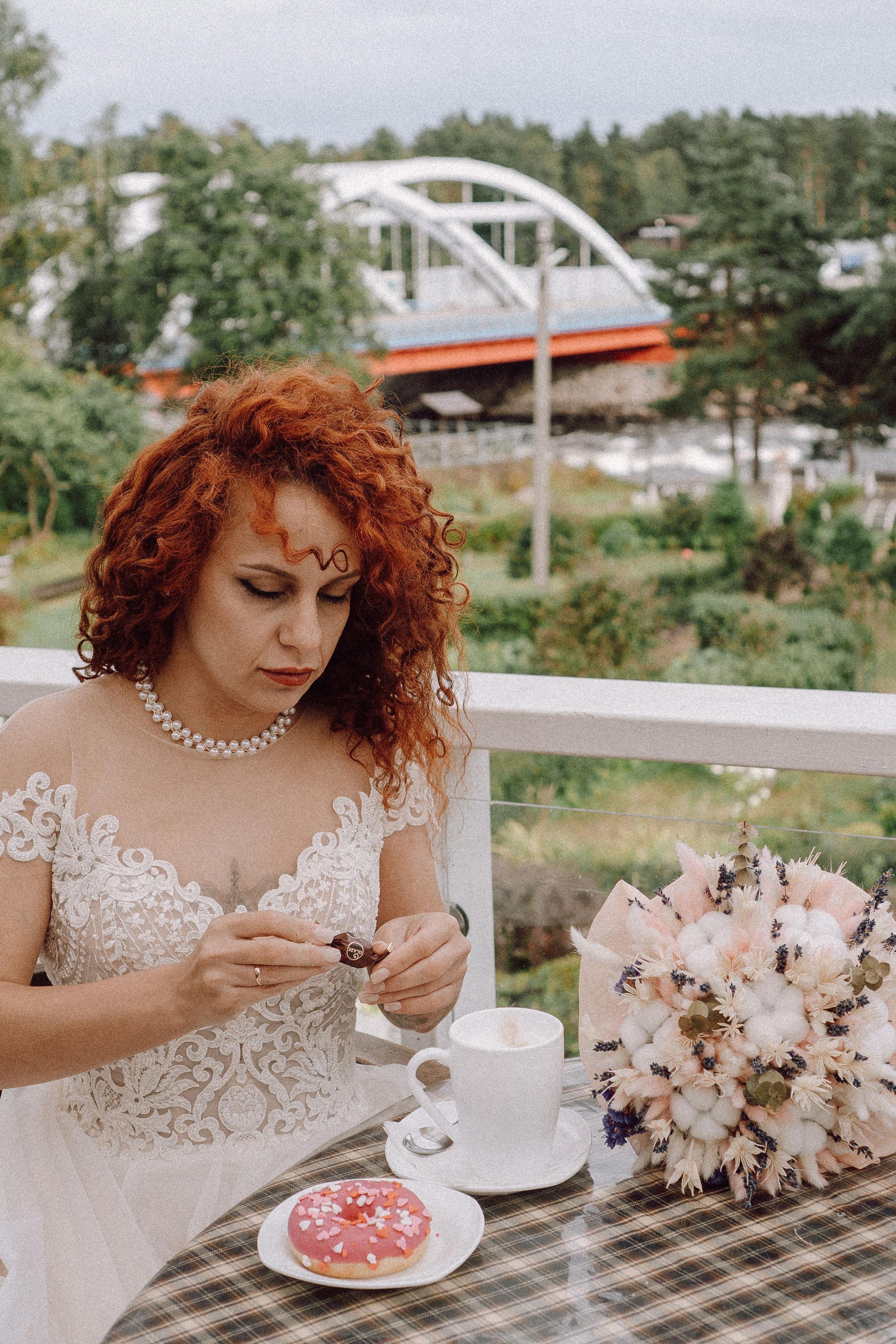 СВАДЕБНАЯ ФОТОСЕССИИЯ ПАРЫ В ГОРОДЕ ПРИОЗЕРСК В СОСНОВОМ ЛЕСУ И С ПИКАПОМ. Профессиональный фотограф, Санкт-Петербург — Виктория Богомолова