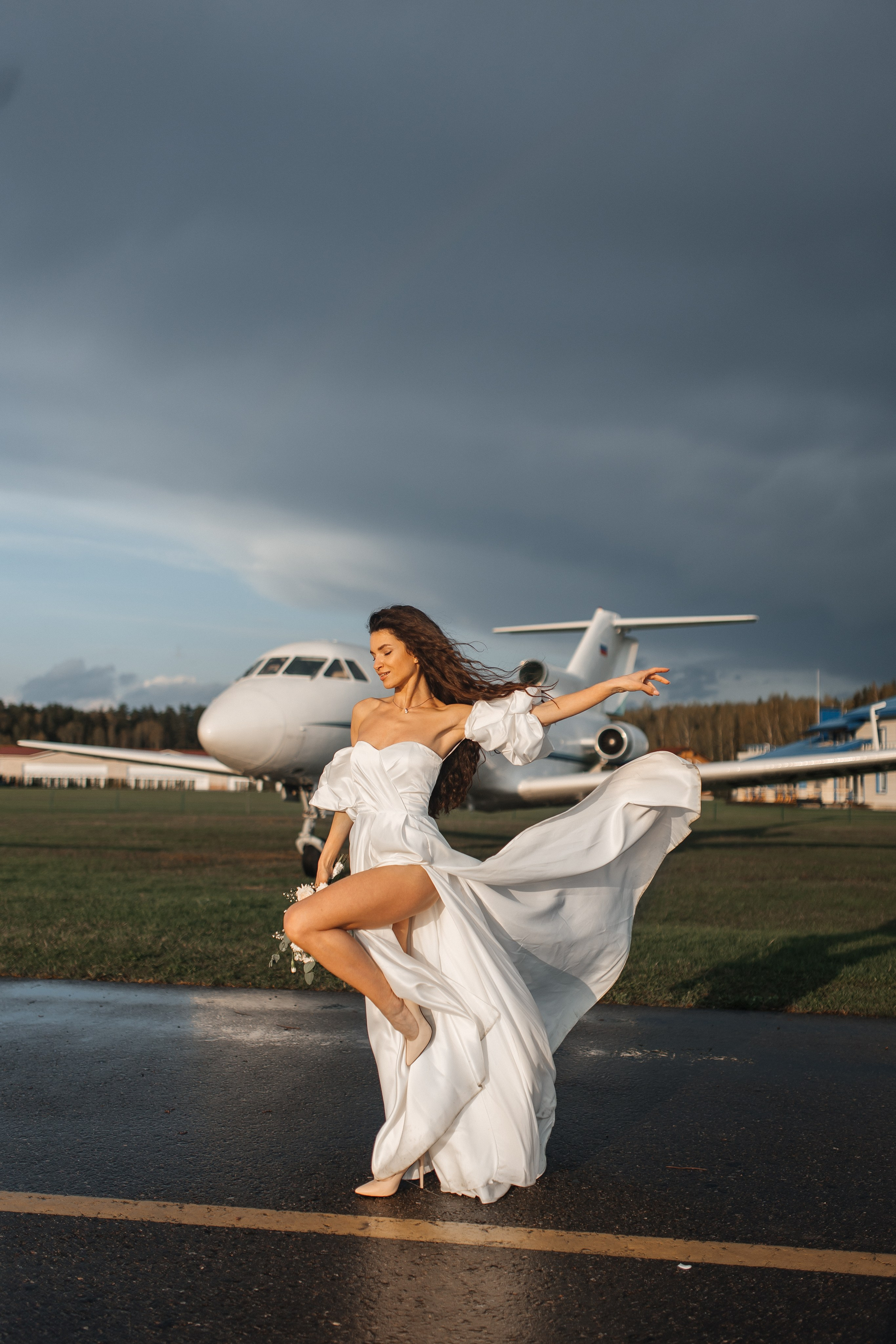Аэродром. Фотограф Антон Стренковский. Свадебная хроника в Москве