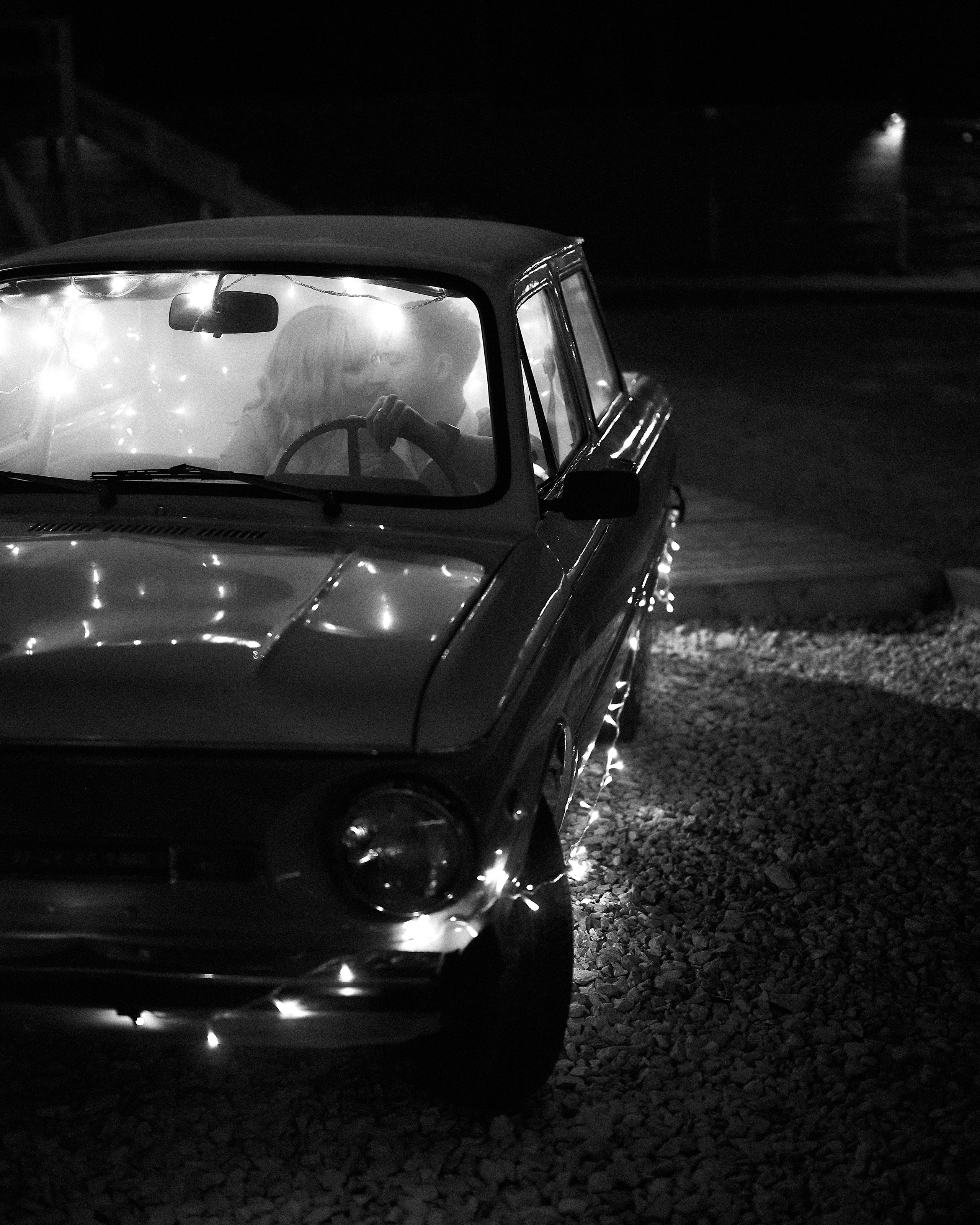 Love in the car. Портретный фотограф в Казани