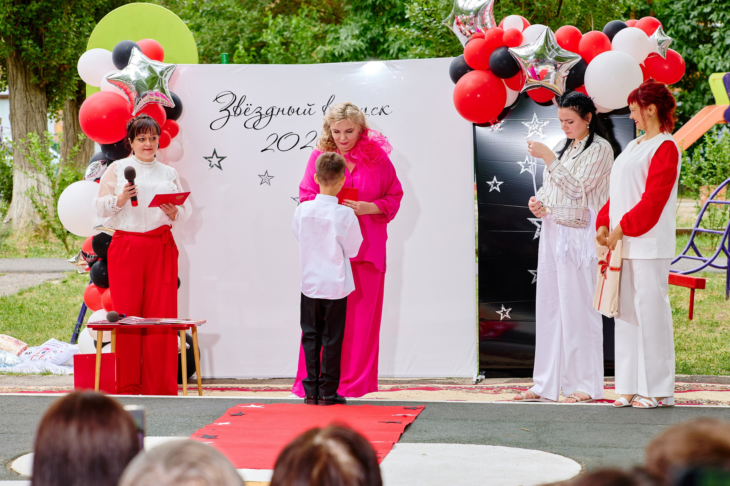 Выпускной 45 сад. Фотограф Выпускные альбомы Таганрог Сергей Коробченко