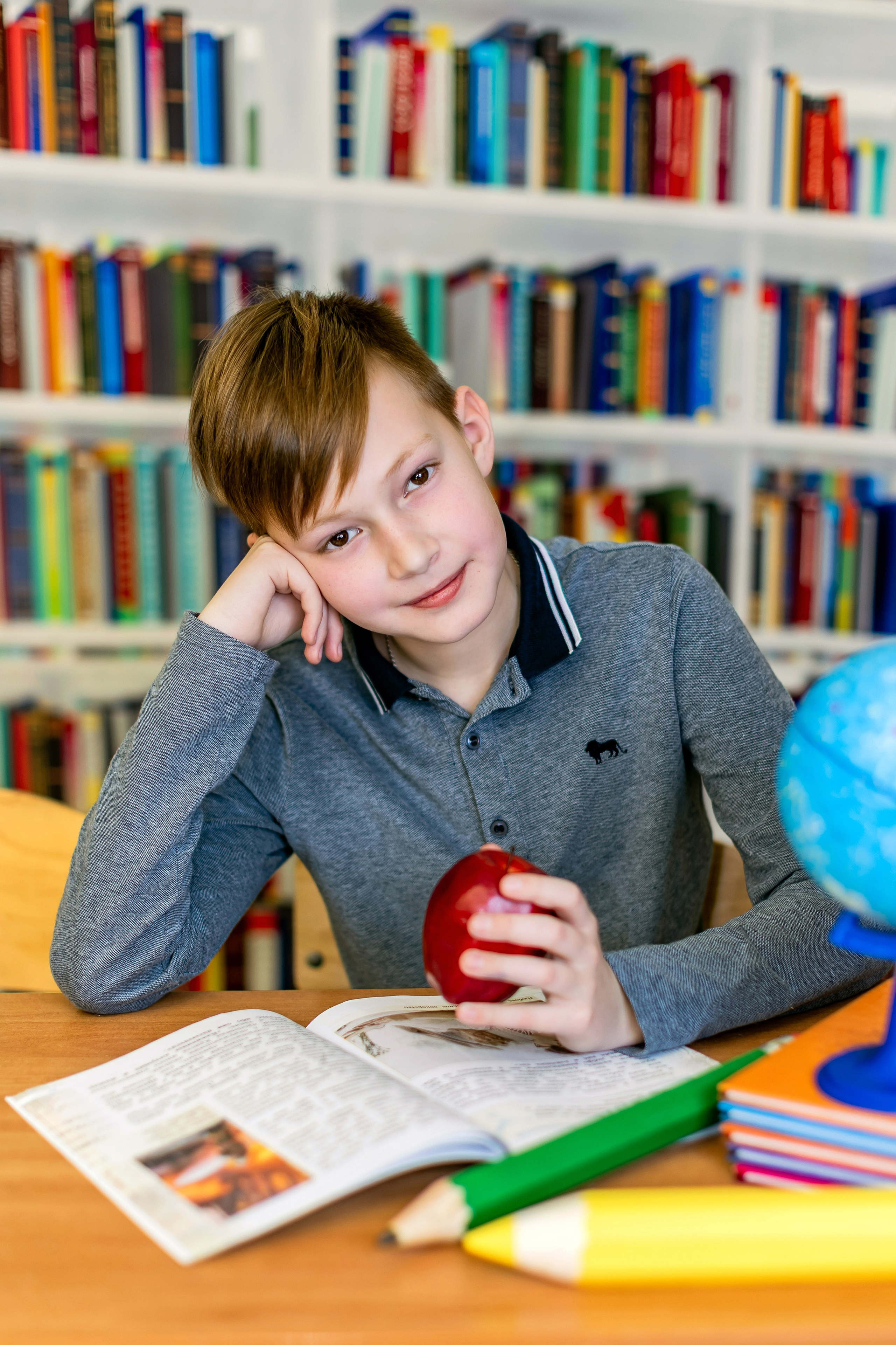 ГАЛЕРЕЯ фотографий для Начальной школы 1-4. Фотограф и видеограф Москва. Свадебный фотограф, видеограф. Выпускные альбомы. Оживающие альбомы