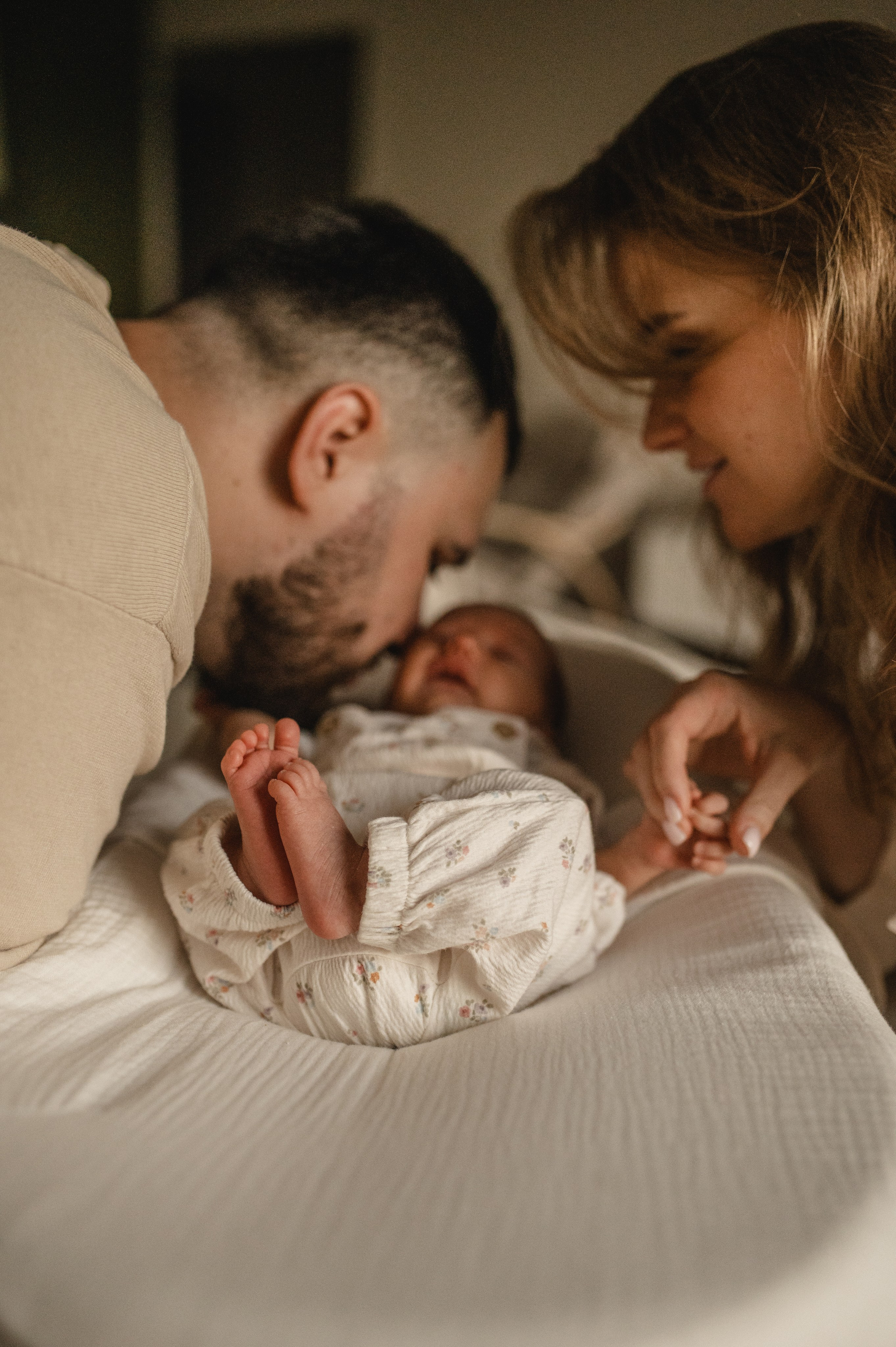 Ньюборн фотосессия в стиле лайфстайл Москва. Семейная фотосессия Бутово Москва фотограф Алина Морщагина