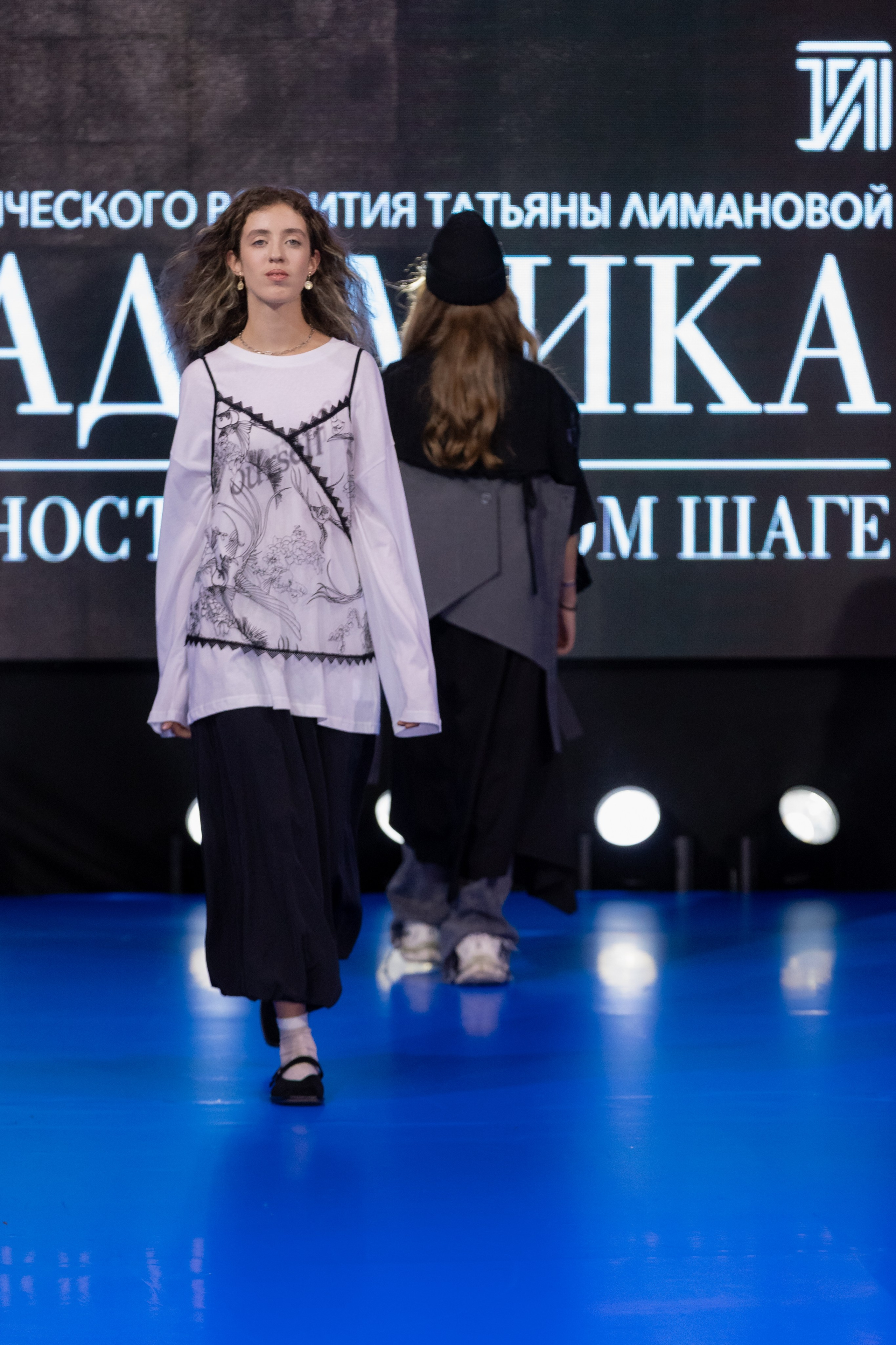 Подиум Volga Fashion Show 2025 в Ростове-на-Дону. Фотограф в Ростов-на-Дону Виктория Савчук