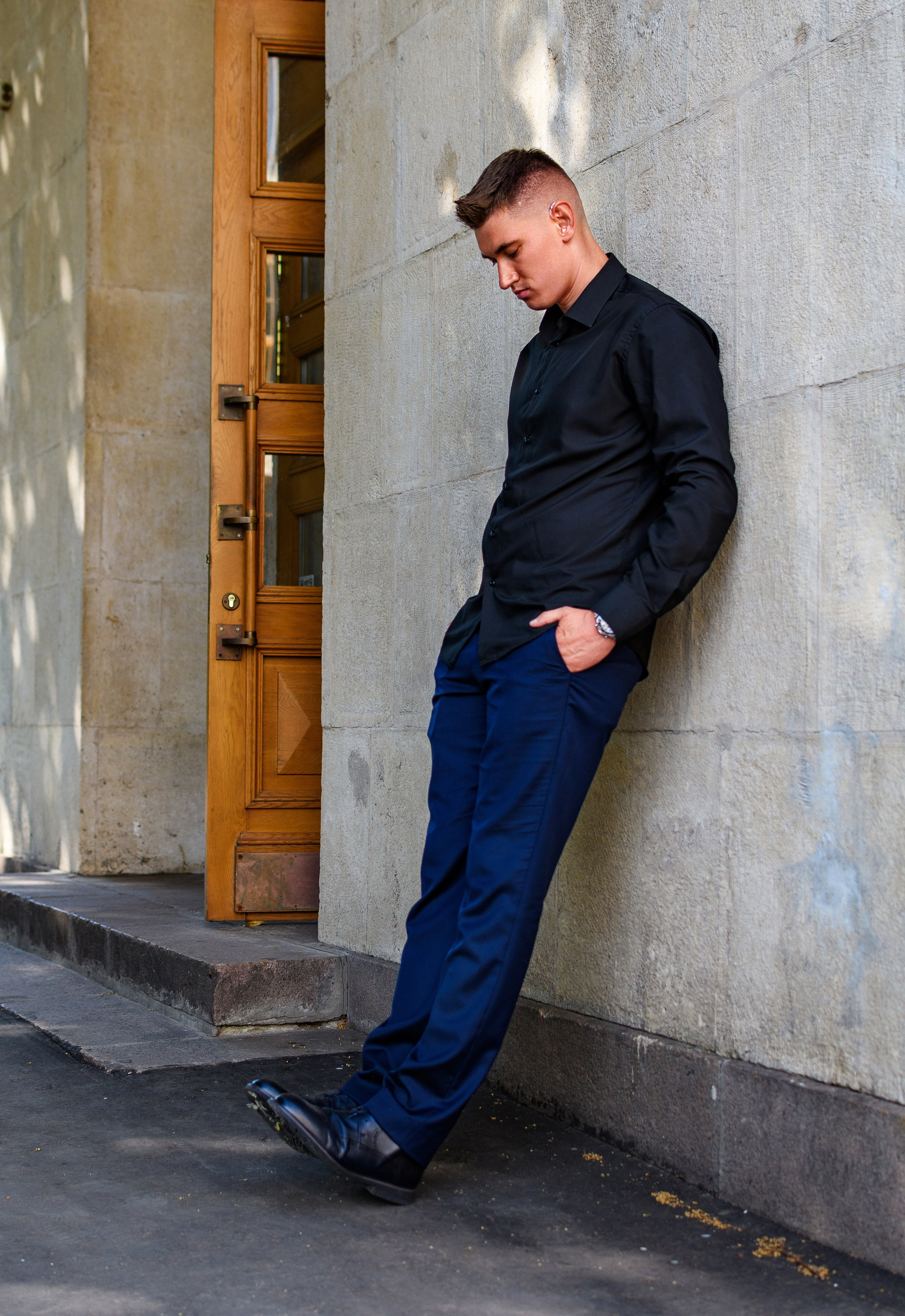 Фото идеи для фотосессии девушки и парня на улице в Москве