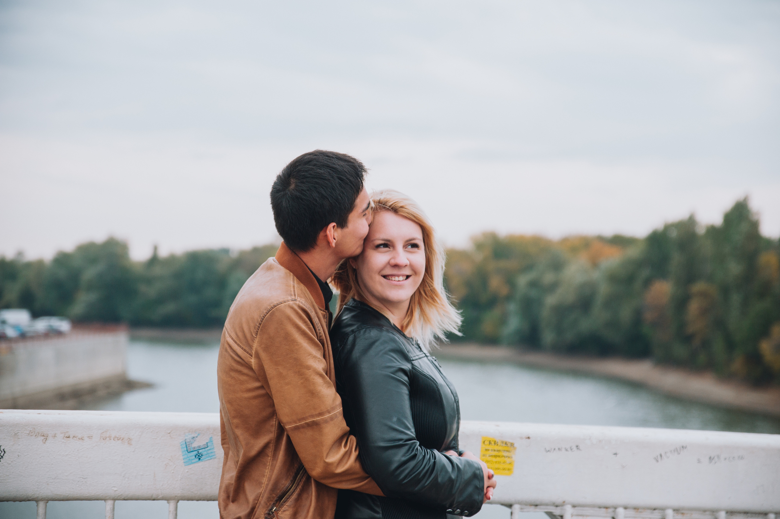 Фотосессия love story мост поцелуев и набережная. Свадебный и семейный фотограф в Ростове-на-Дону Буткова З