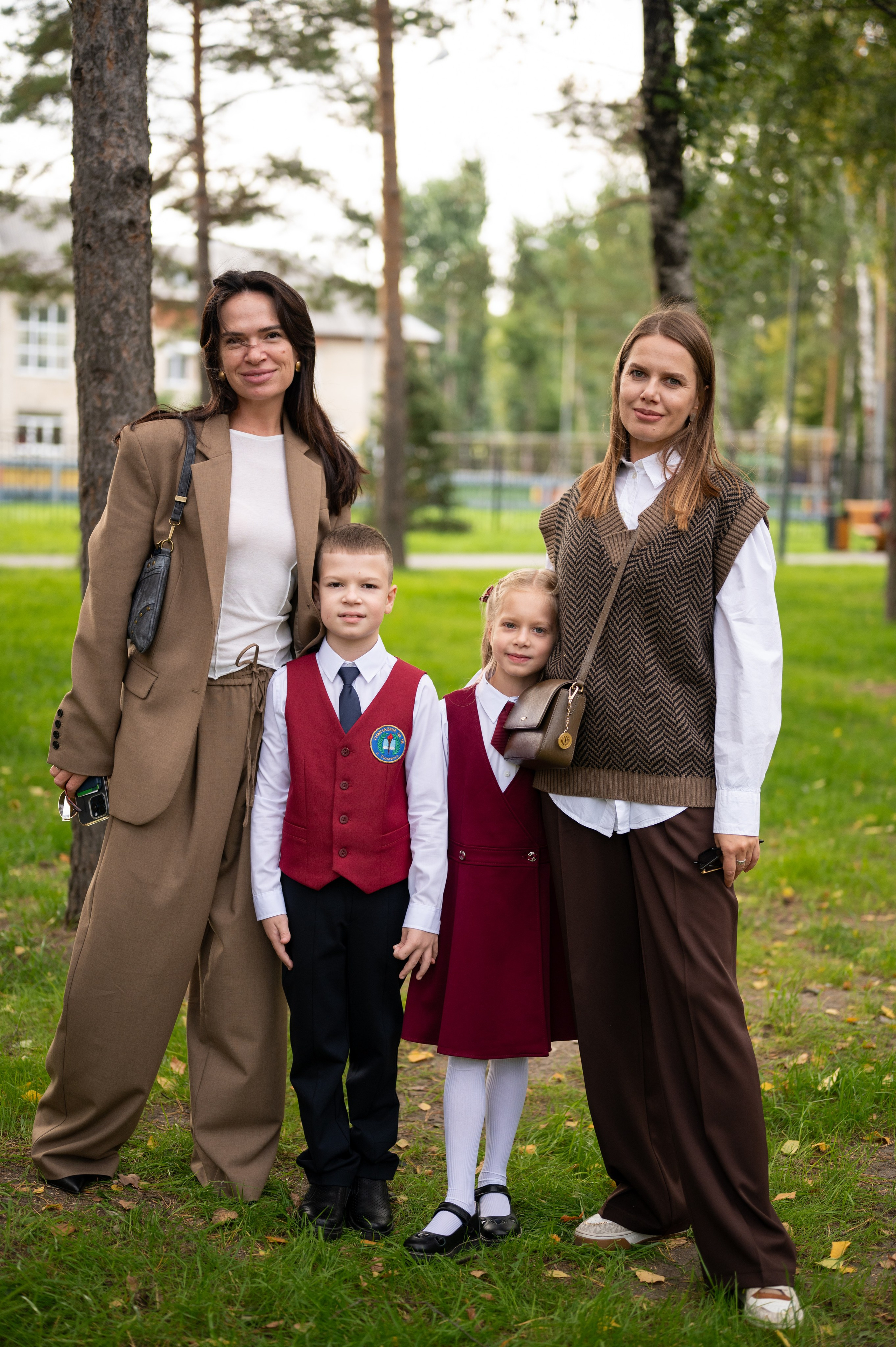 1 сентября 16 гимназия 2 класс (линейка + в классе+ на улице). Фотограф новорожденных, семейный детский в Тюмени Татьяна Морозова