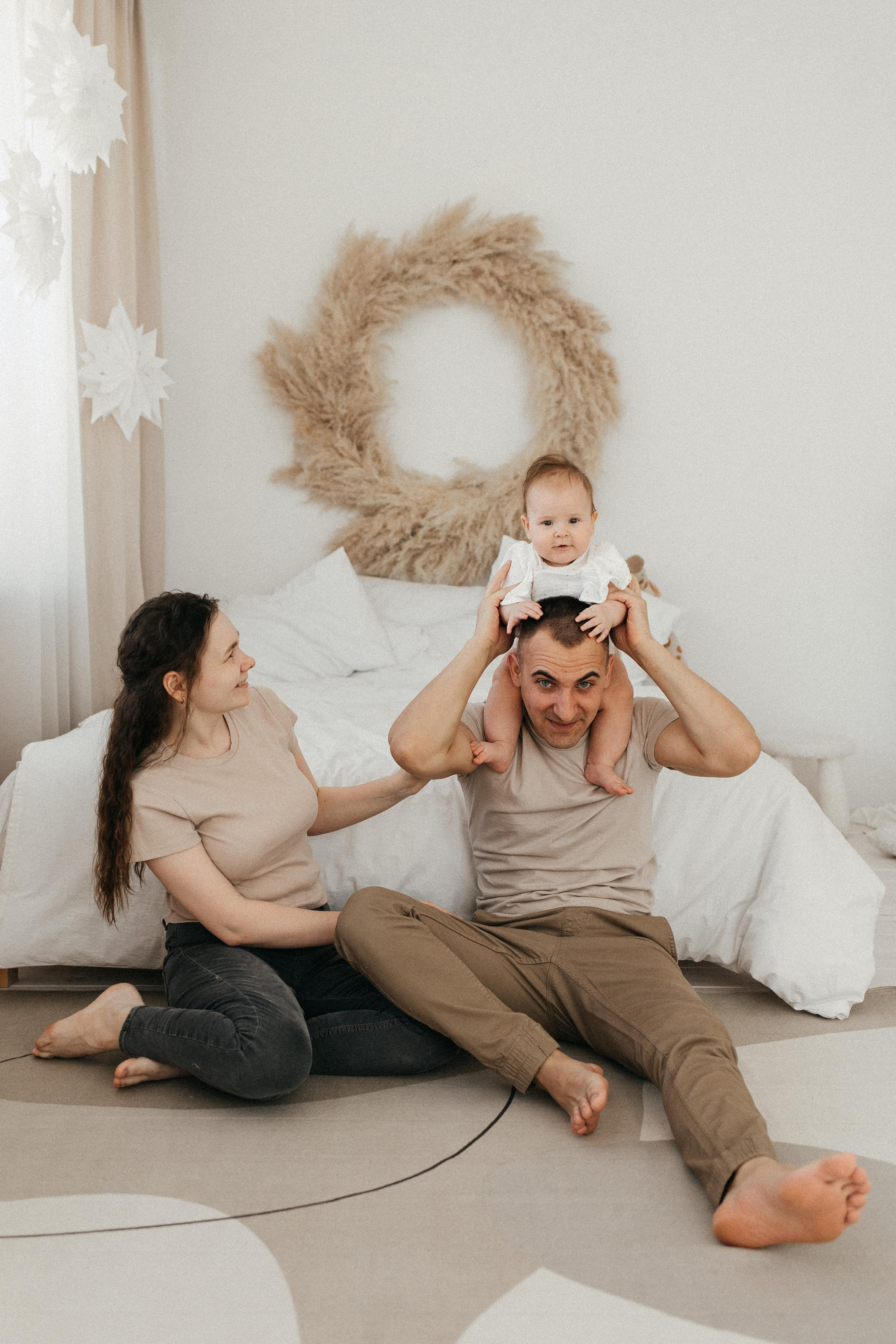 Оксана, Андрей и Есения. Главная