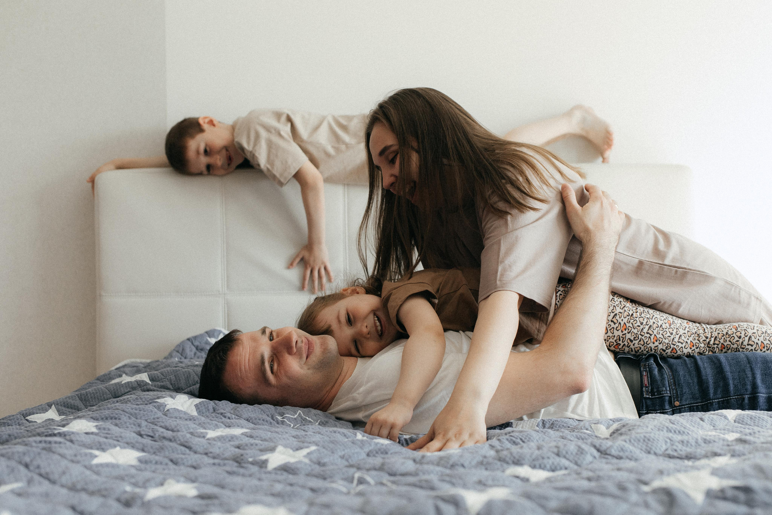 Аня, Дима, Никита, Маша и Ева. Главная