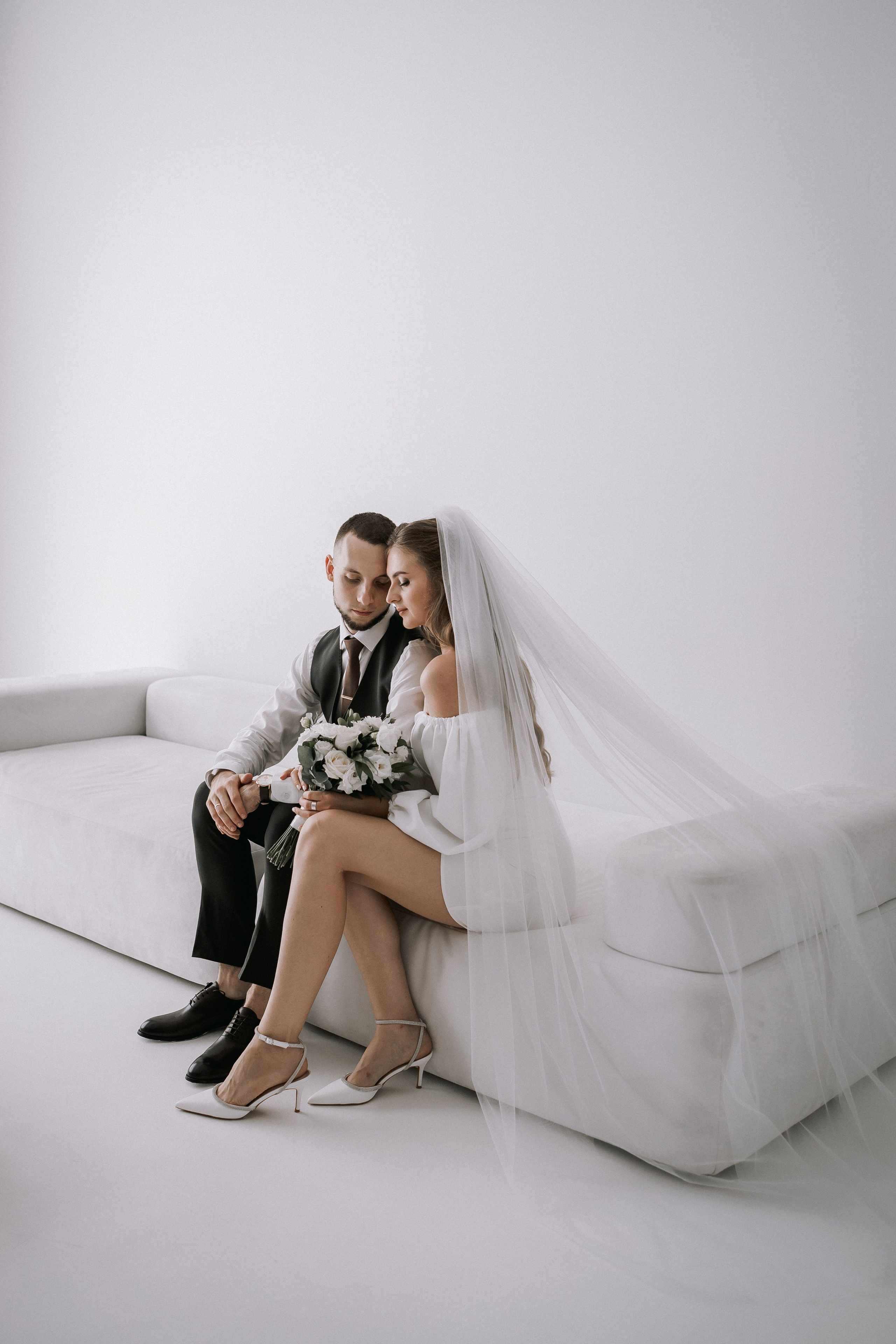 Свадебная прогулка. Эвелина и Дмитрий. Свадебная фотография. Арина Рубах