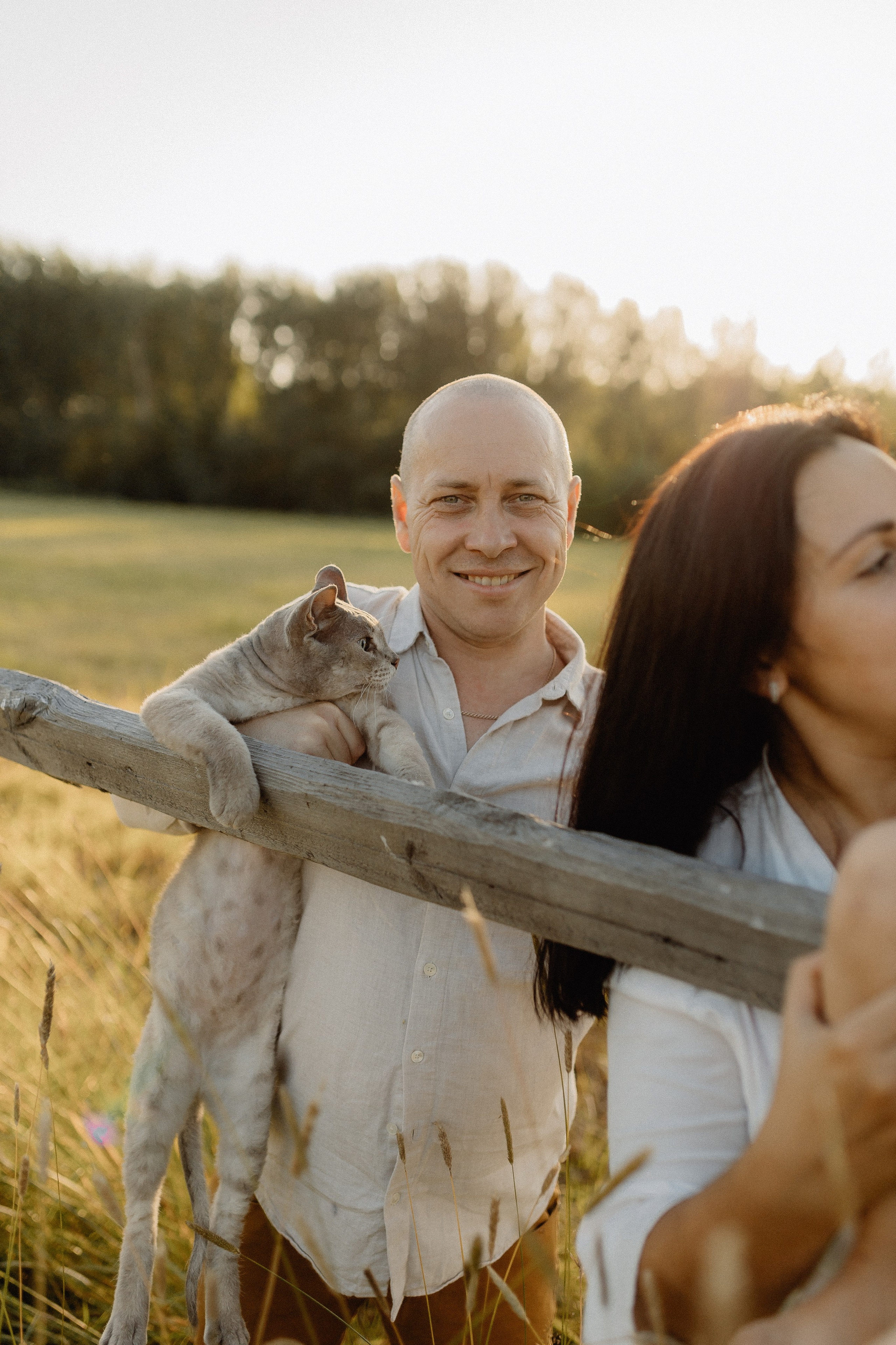 Семейная фотосессия с усатым любимцем. Главная