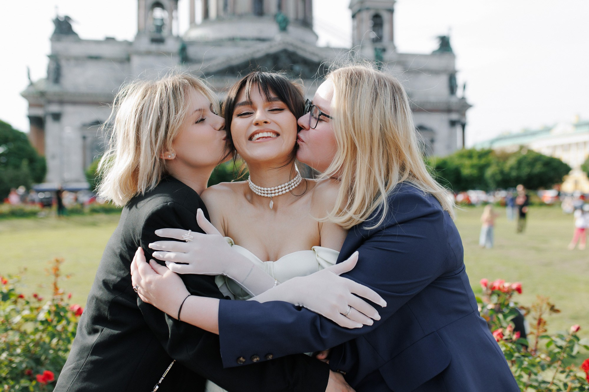 Свадебная фотосессия на Исаакиевской площади. Свадебный фотограф СПБ