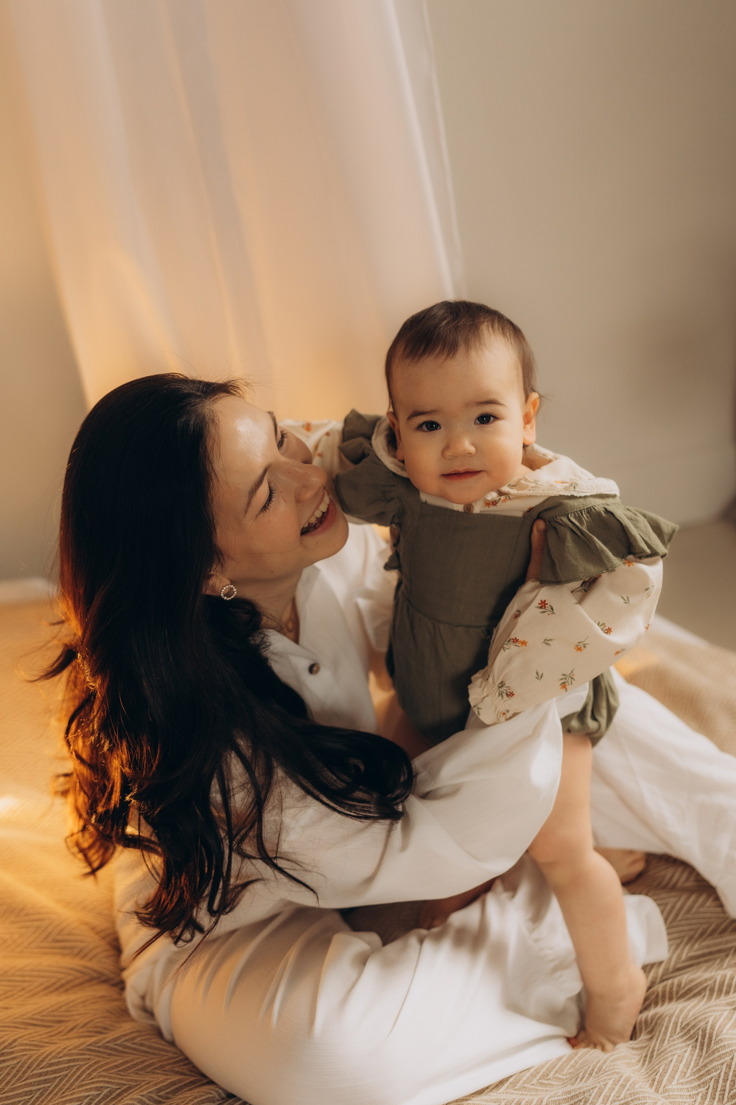 Мама с дочкой, банные процедуры. Семейный фотограф в Казани