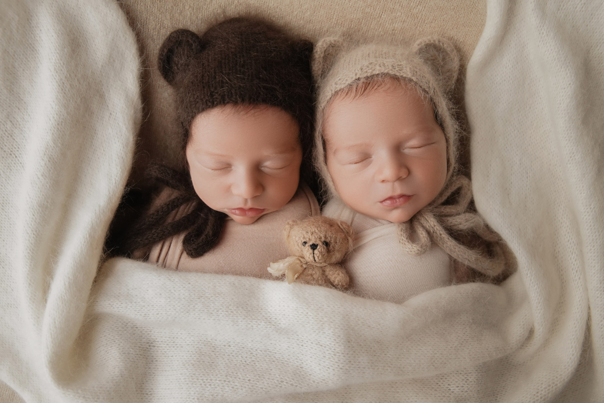 Мальчики. Фотограф новорожденных. Семейный и детский фотограф в городе Сургуте