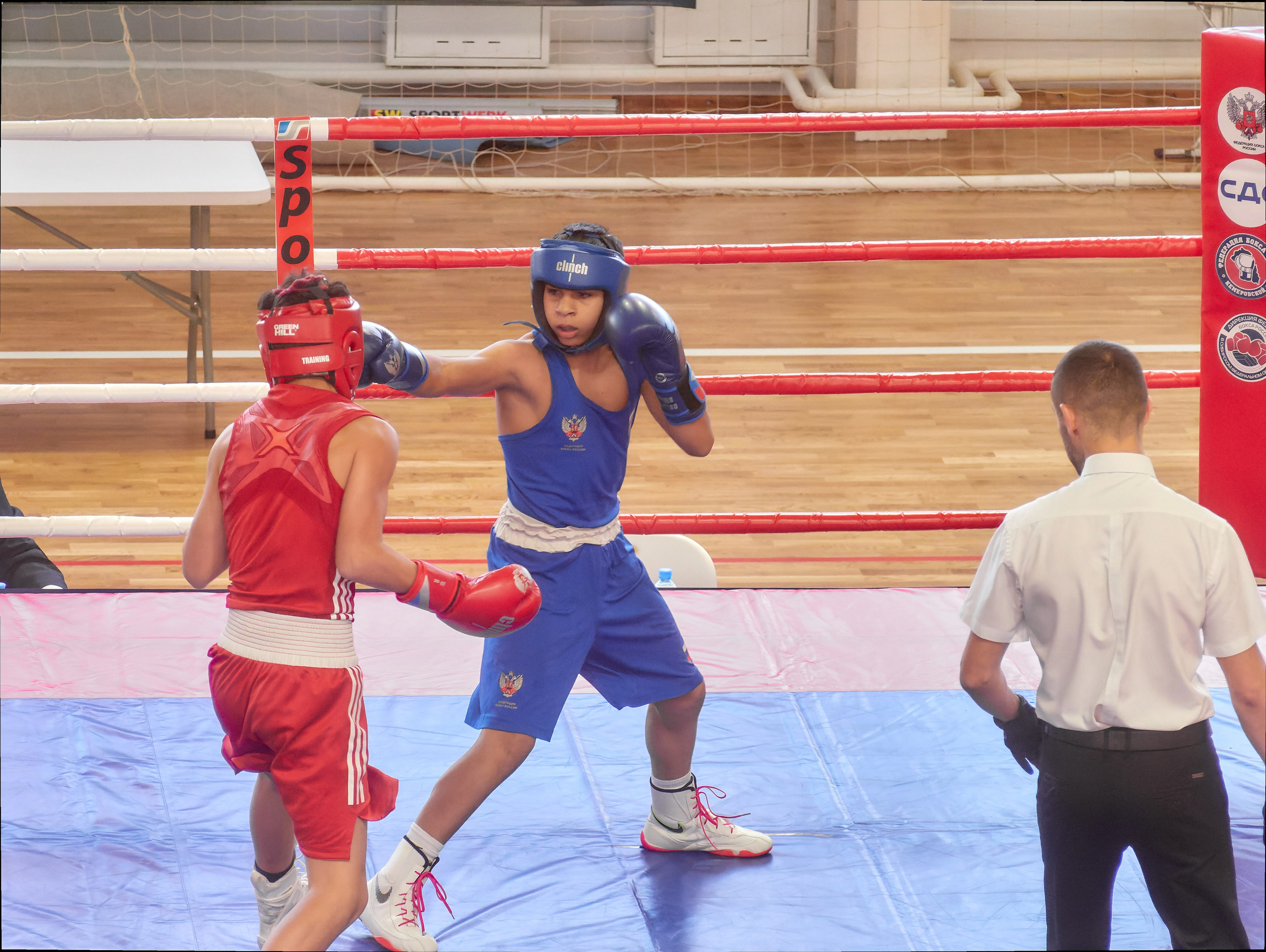 Открытие турнира по боксу памяти героя Советского Союза Михаила Крюкова. Семейный и детский фотограф в Междуреченск Олег Бамбульский