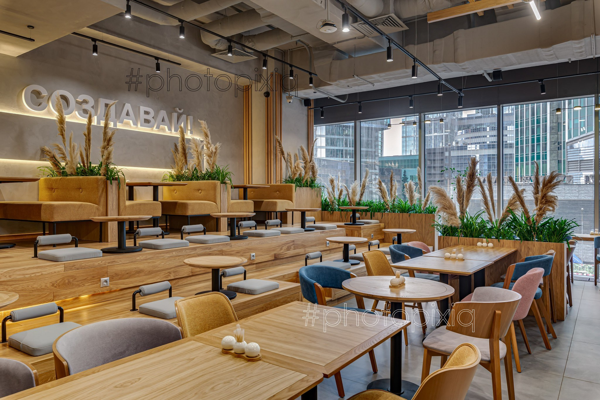 Фотосъёмка кафе LUNCH-BOX в Башне ОКО. Интерьерная съёмка и виртуальные туры — Интерьерный фотограф Кузнецов Сергей (photopixiq)