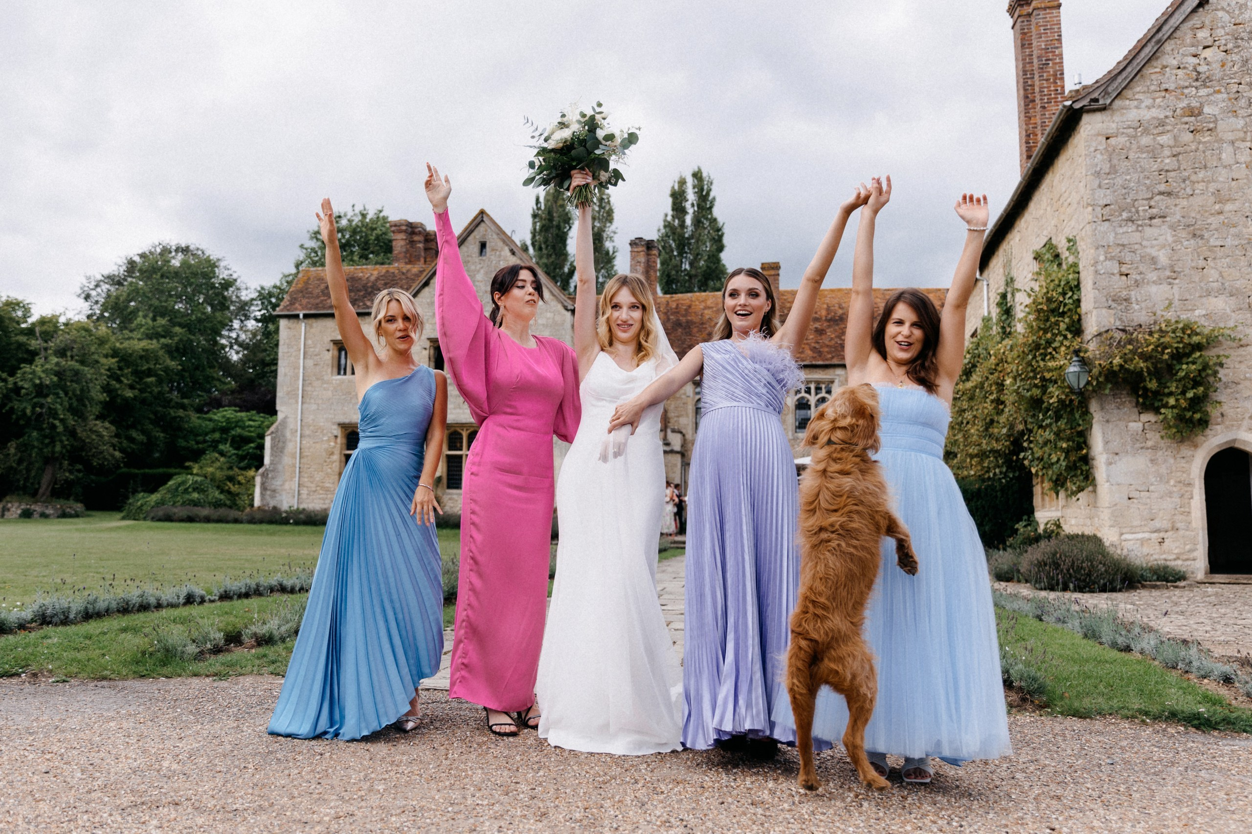 Ana & Tom Wedding at Notley Abbey. Moments Catchers — Wedding Photography & Video Duo in London