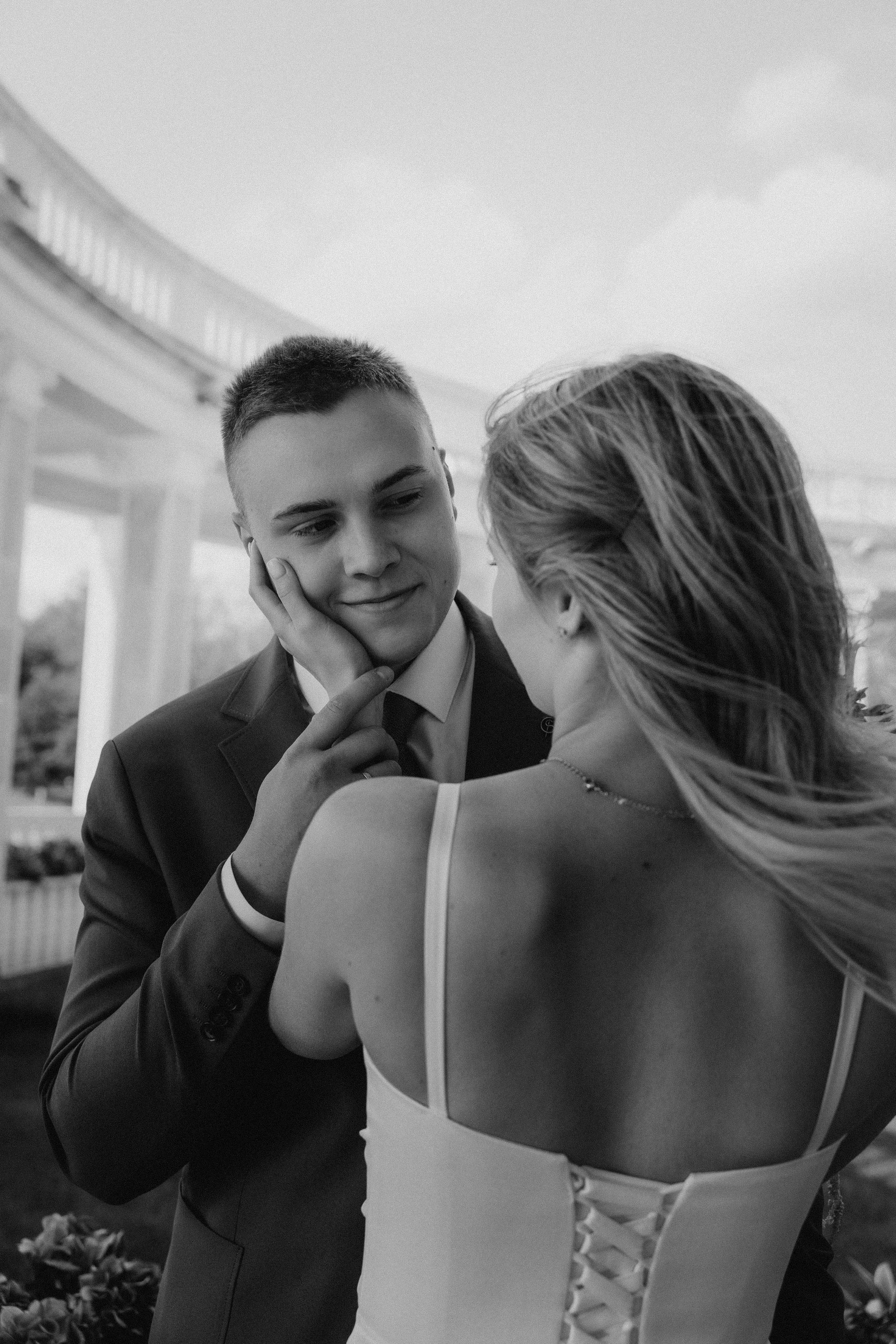 Свадебная фотосессия на Речном вокзале города Москвы