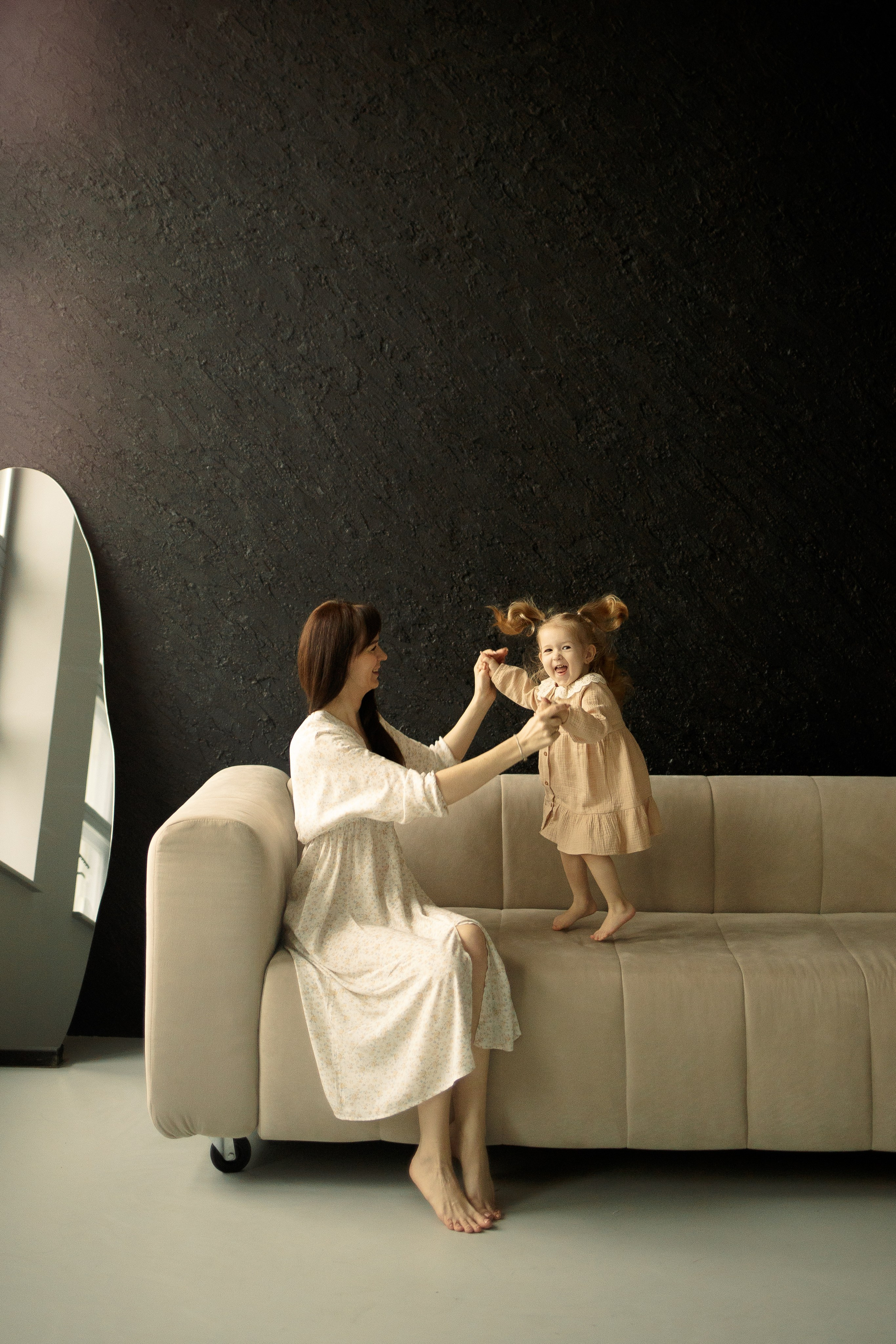 Настя и Анюта. Семейный фотограф Фотосессия беременности  Екатеринбург Елена Луткова