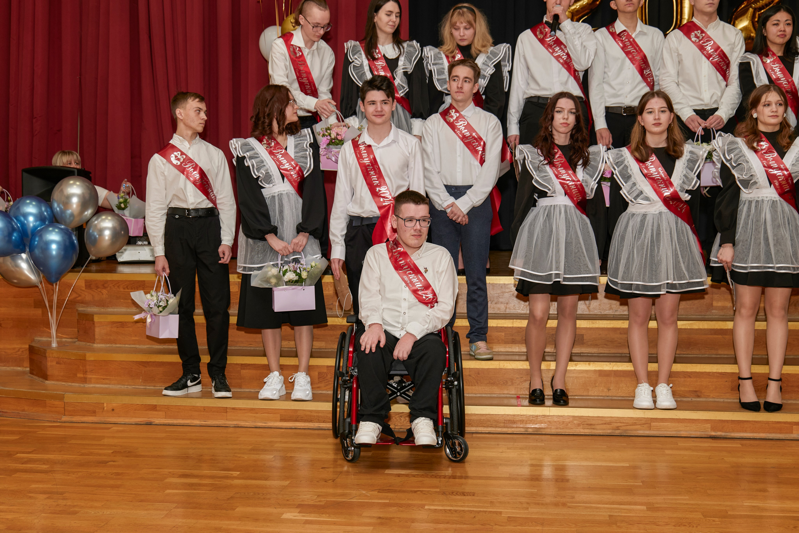 Последний звонок школа 1413. Детский и семейный фотограф г. Москва Оксана Катаджи