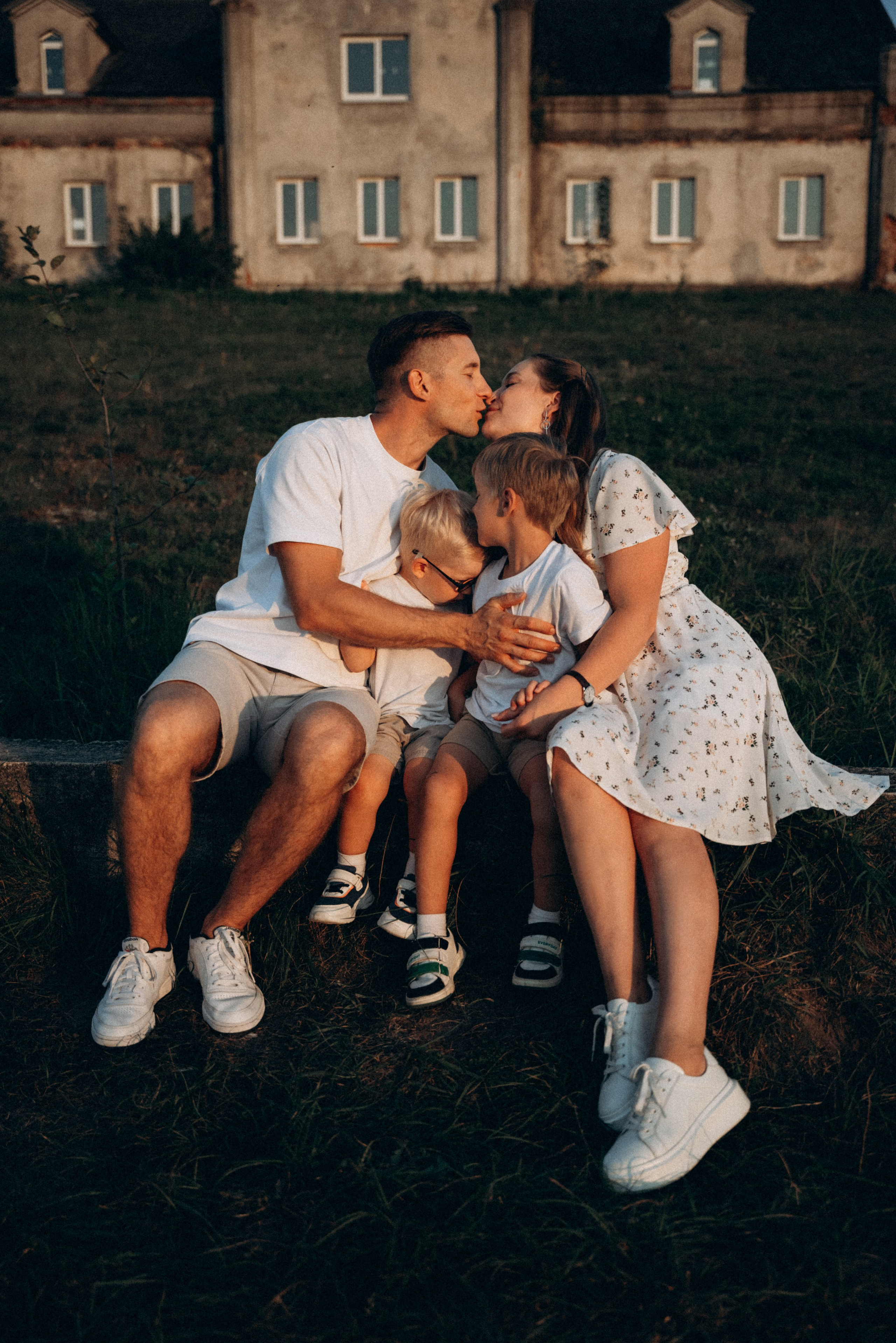 Марина, Саша, Максим и Дениска. Фотограф Мария Миллс | Минск