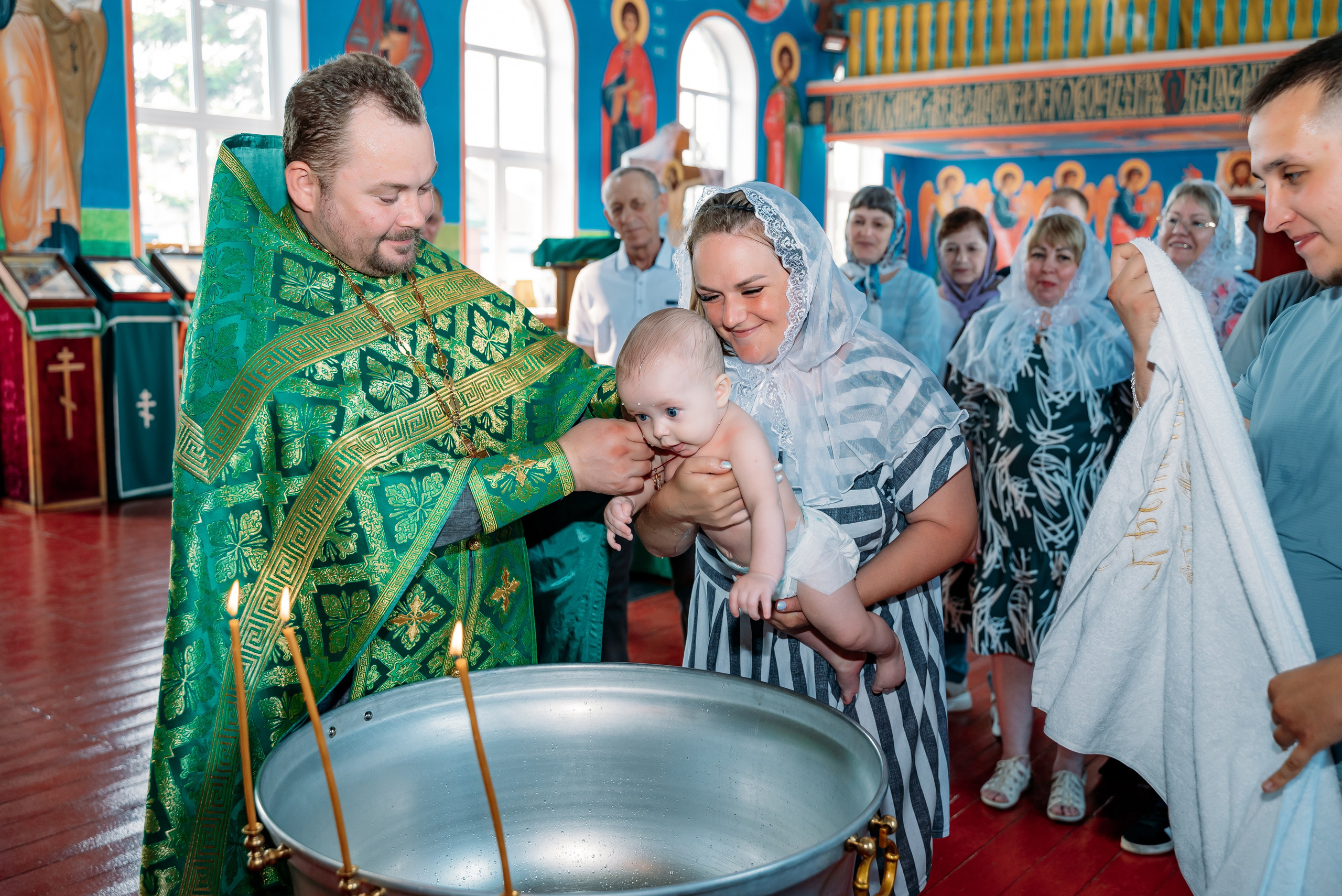 Таинство Крещения. Фотограф Алёна Царькова. Киселевск