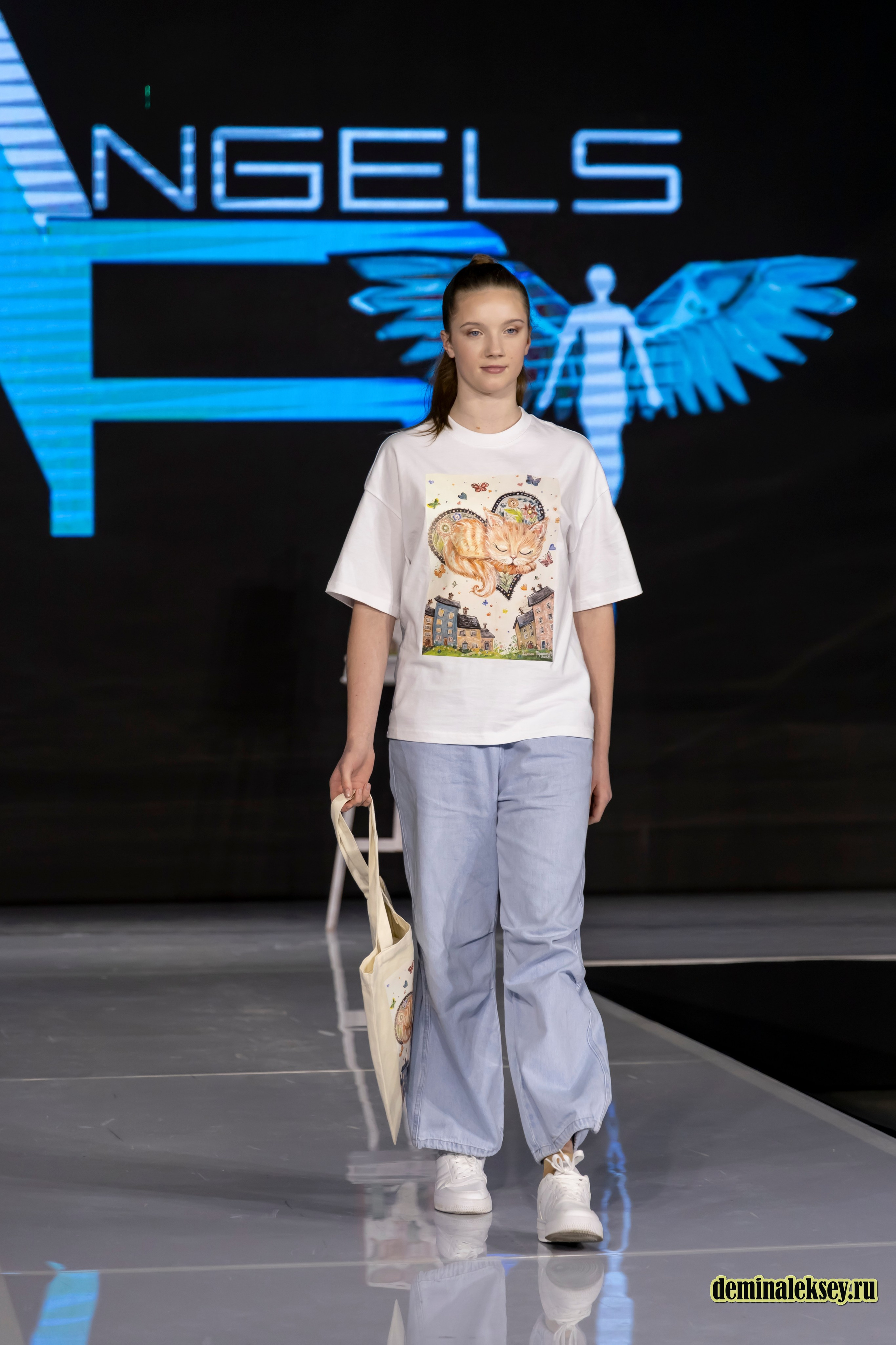 Бренд AngelsArt 31 января 2025 гостиный двор, выставка Уникальная Россия. Репортажный, семейный и студийный фотограф в Москве Демин Алексей