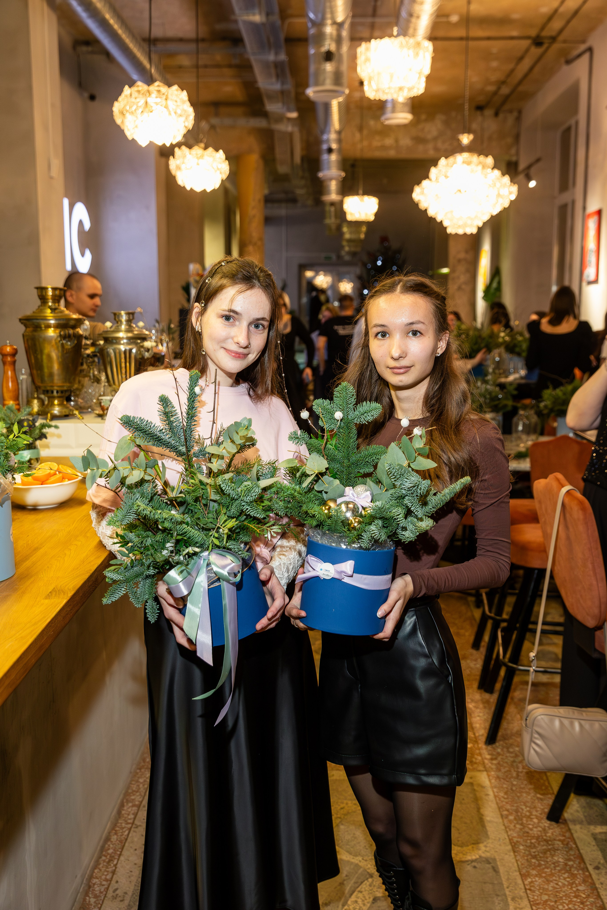 Новогодние корпоративы 2025. ILIAS BLACK — Фотограф свадеб и мероприятий в Минске и Беларуси