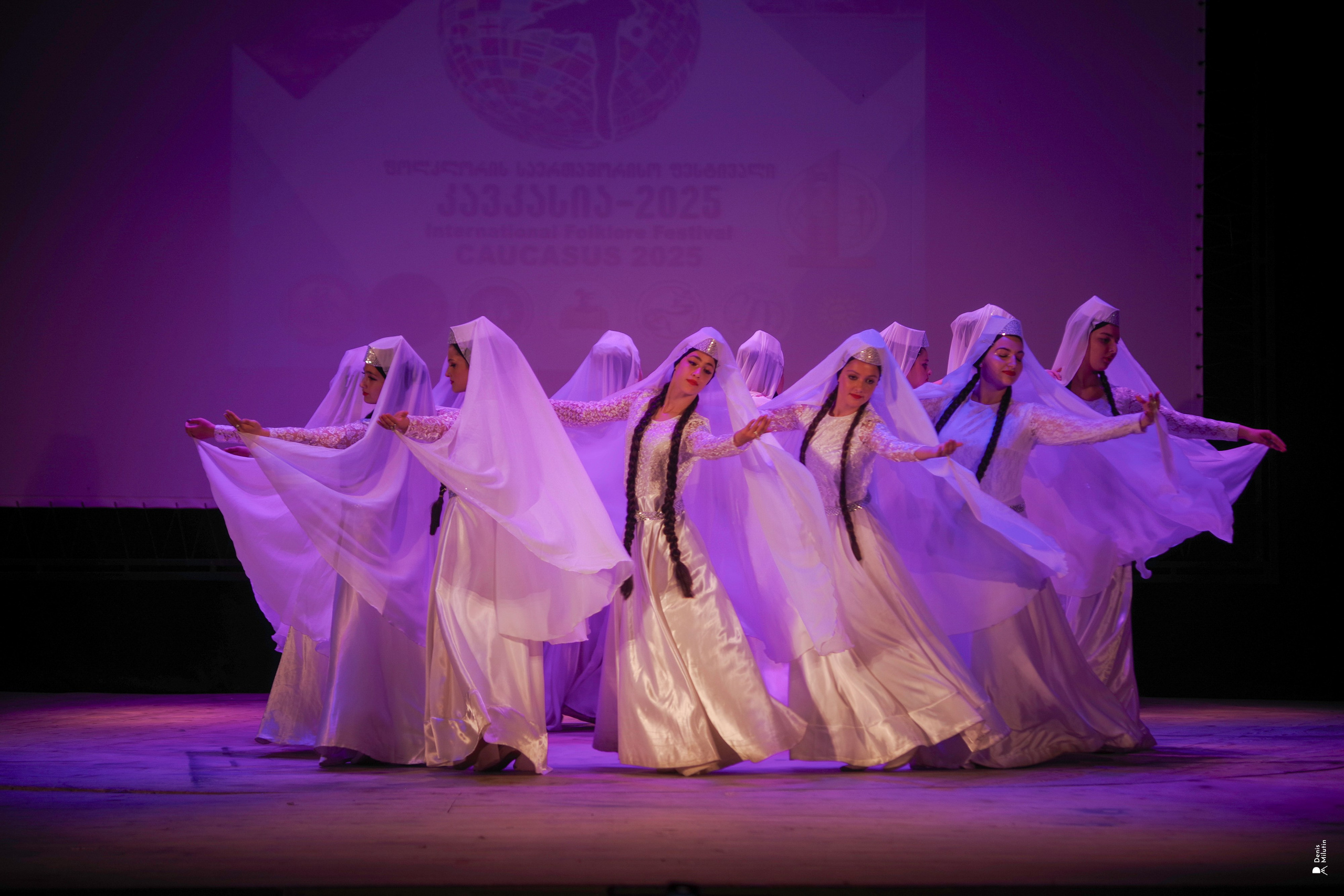 Танцы в прекрасном Они. Портретный фотограф Денис Милютин