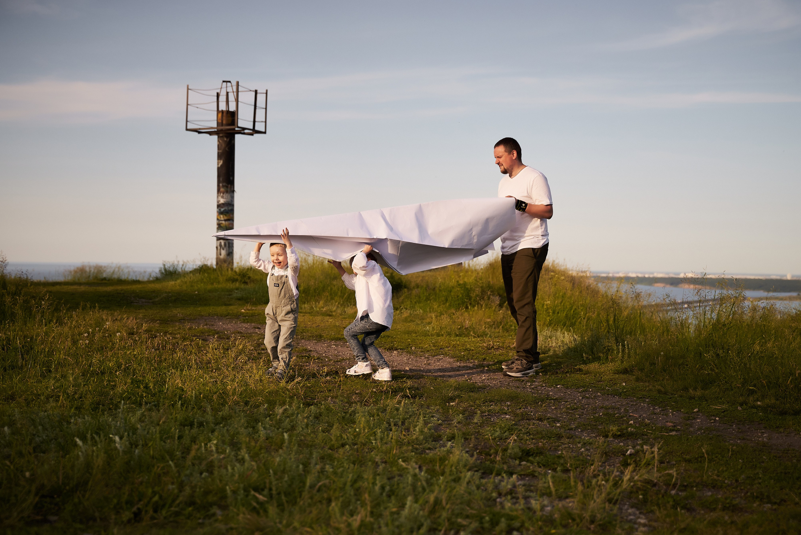 Летняя история. Бумажный самолёт. Детский и семейный фотограф Шемарова Ольга