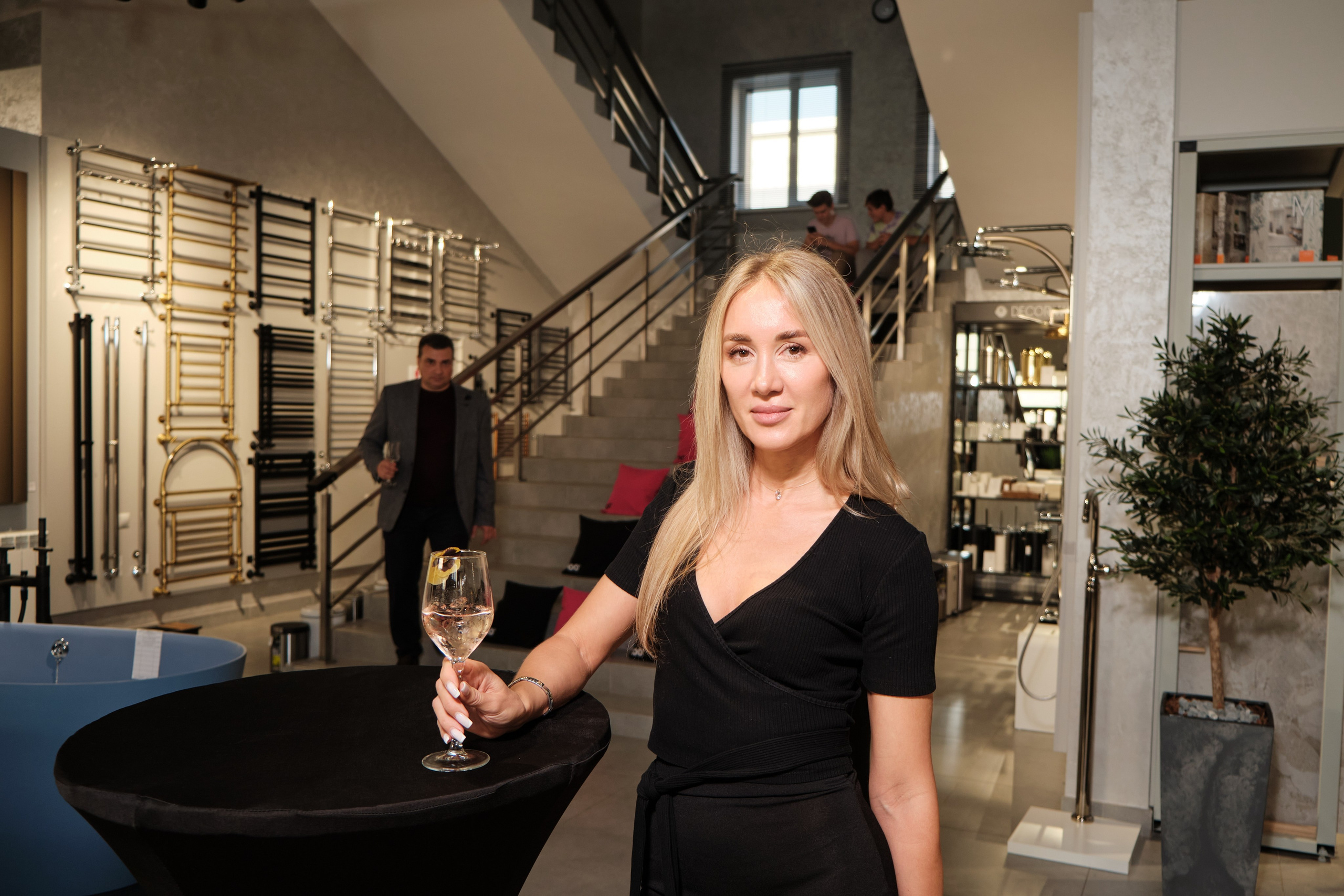 Открытие салона 100 градусов. Антон Ив