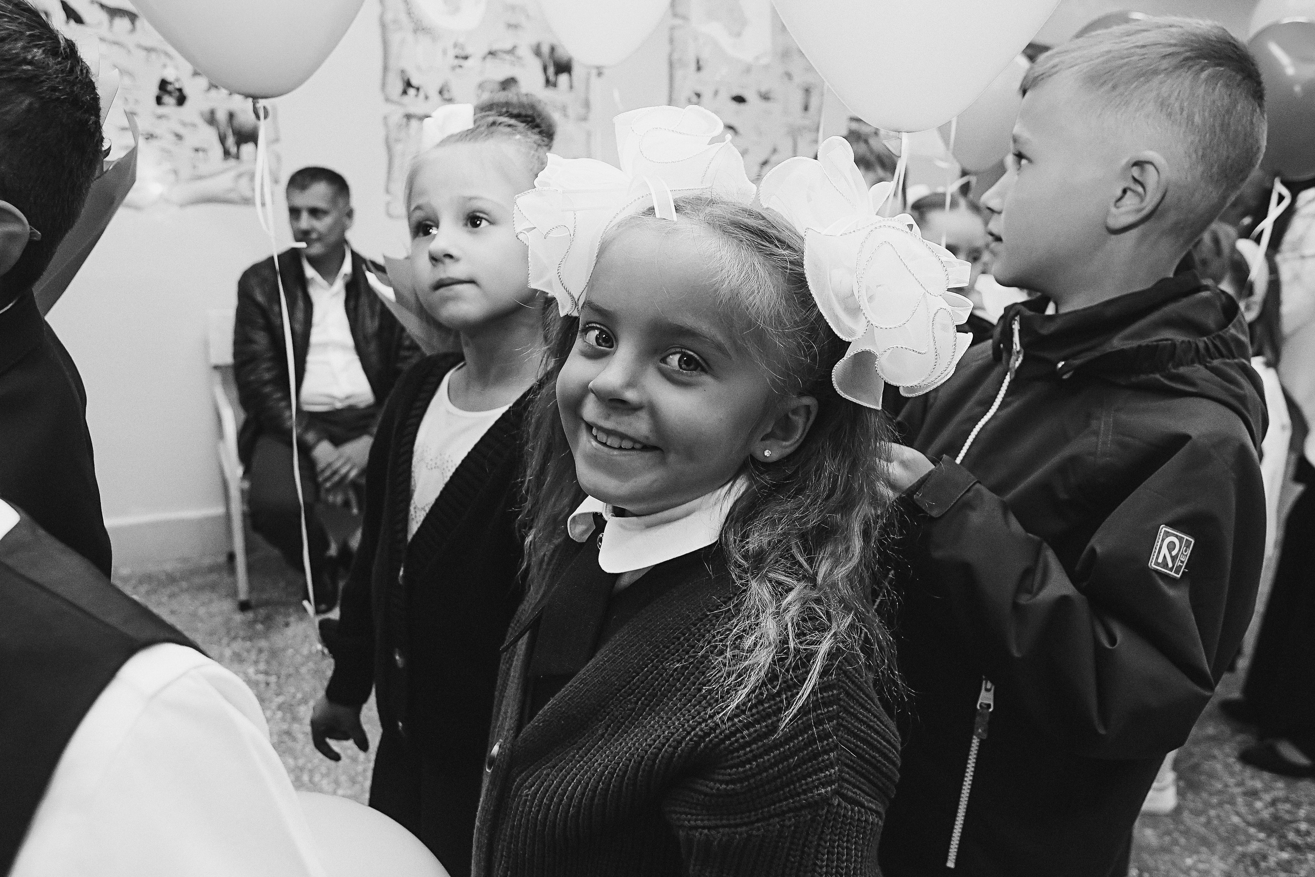 1 сентября линейка+кл час+портреты. Семейный фотограф Тюмень, фотограф на роды Салмина Мария