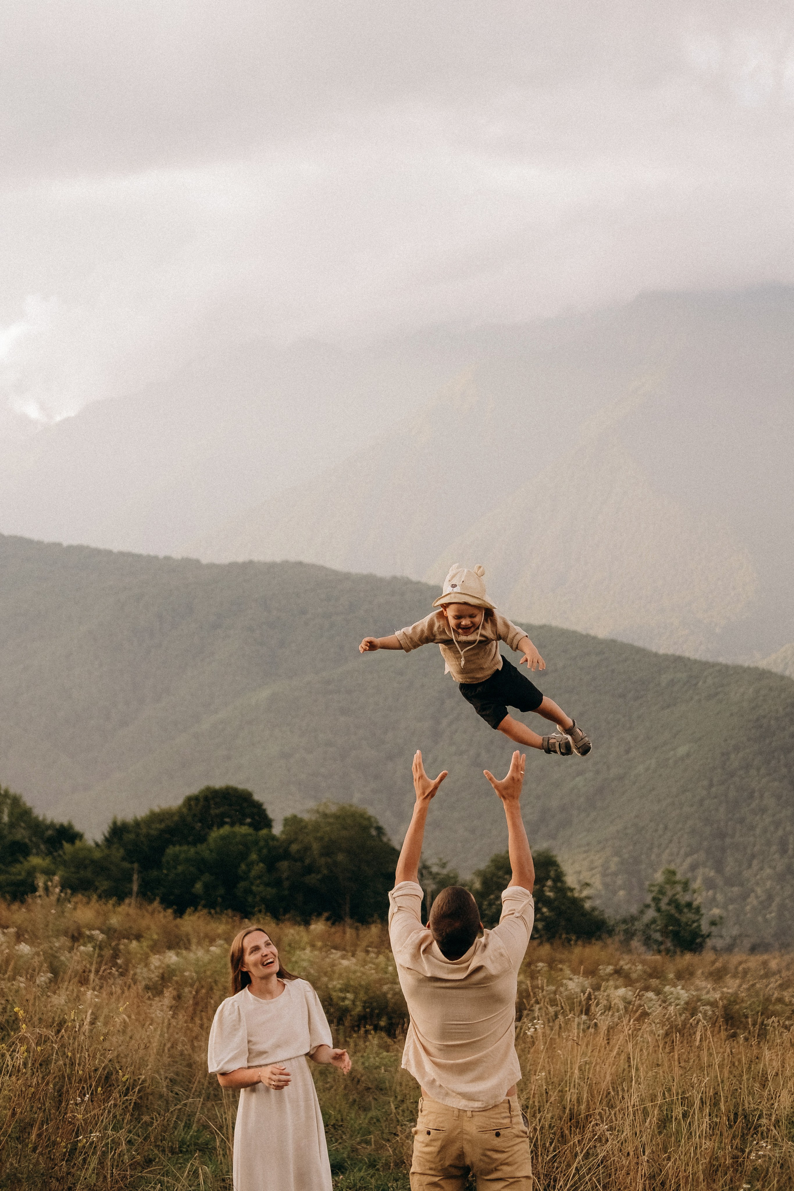 Семейные фотосессии в Сочи, Сириус и на Красной поляне. Семейный, свадебный фотограф Сочи, Адлер, Красная поляна