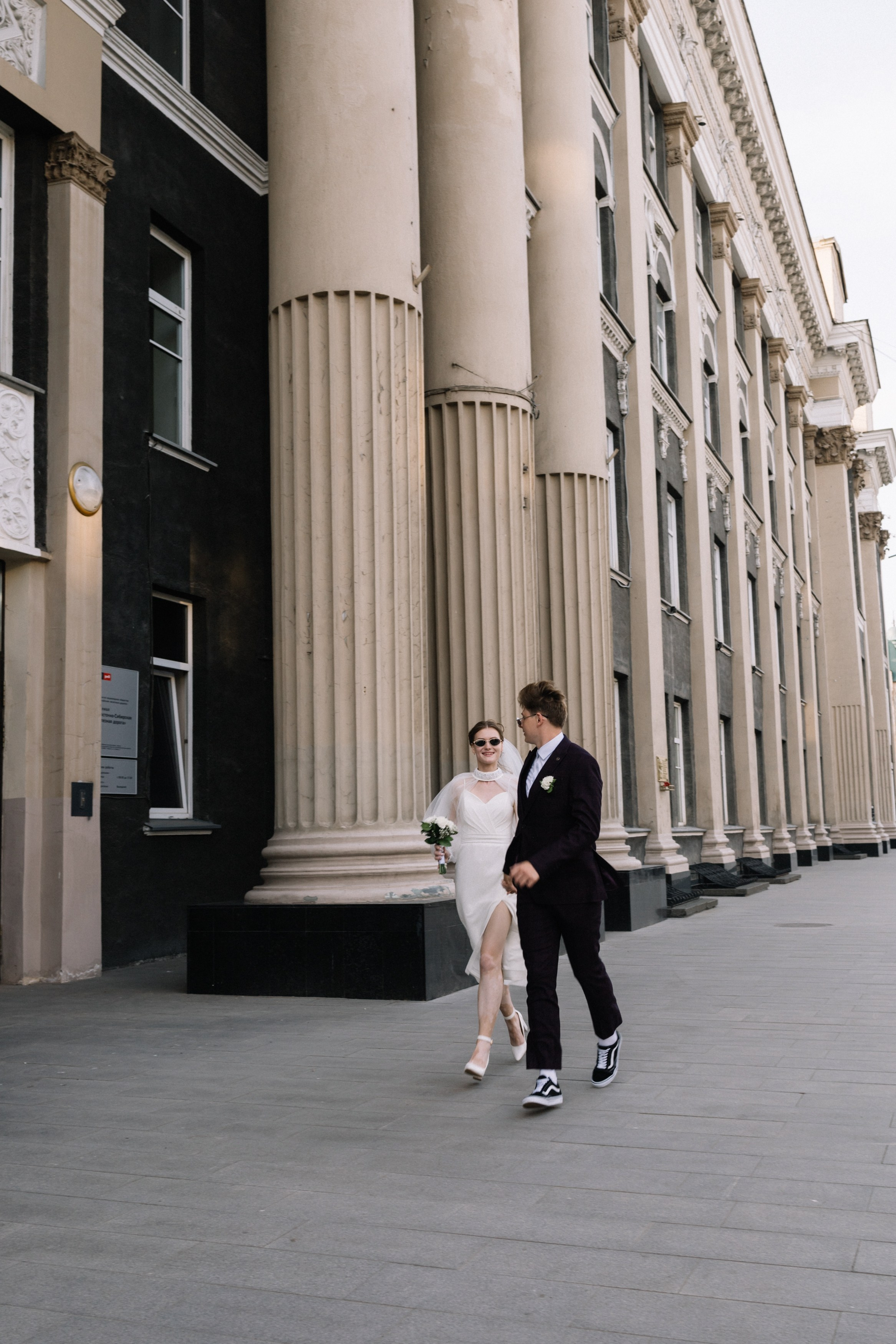 Владислав и Юлия Вечерняя прогулка по городу. Свадебный Фотограф в Иркутске Екатерина Елисеева