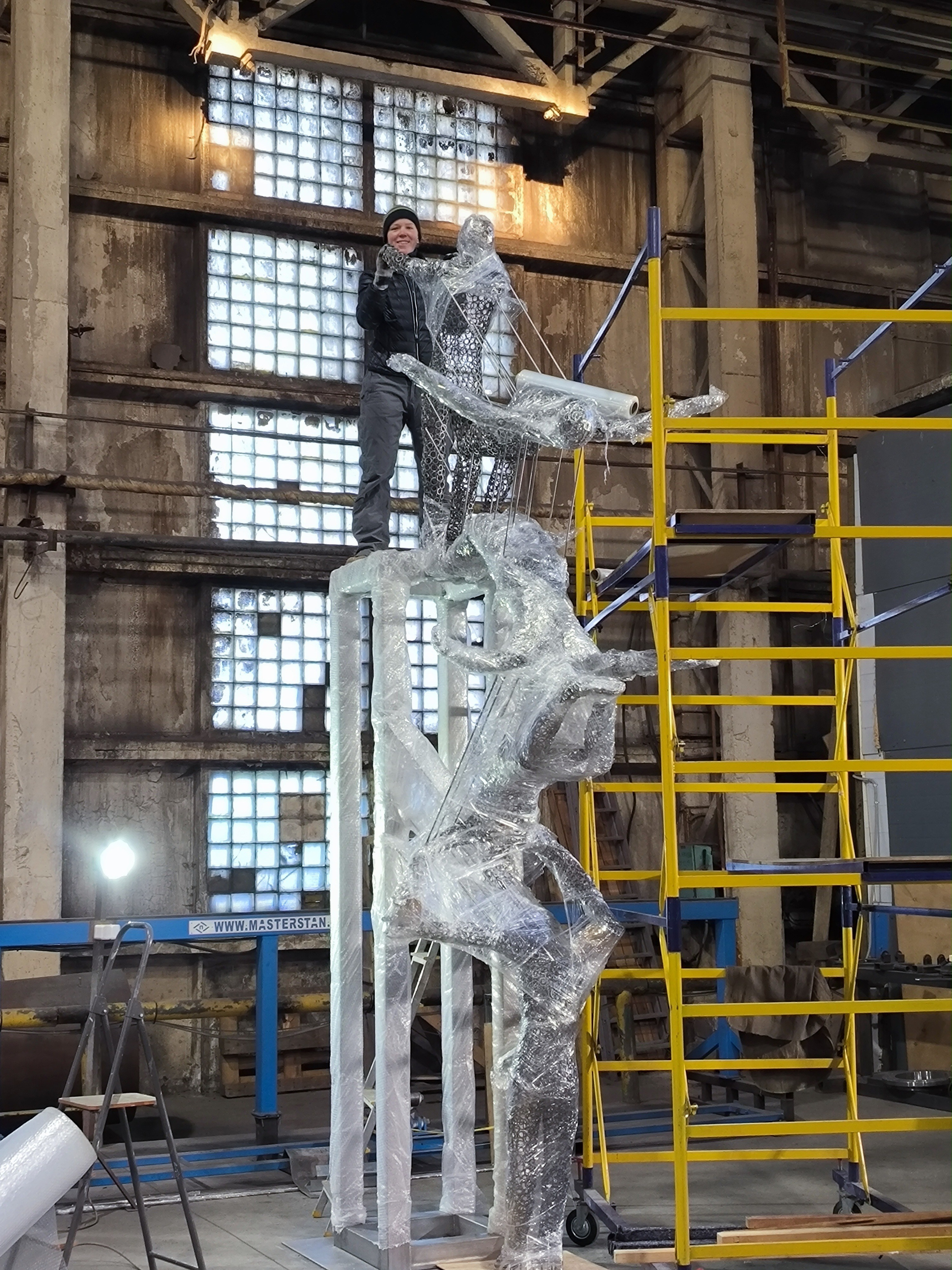 Паркур/Свободное падение /Спб/Малая Балканская 13к2 /2023. Художник — скульптор Антонина Фатхуллина