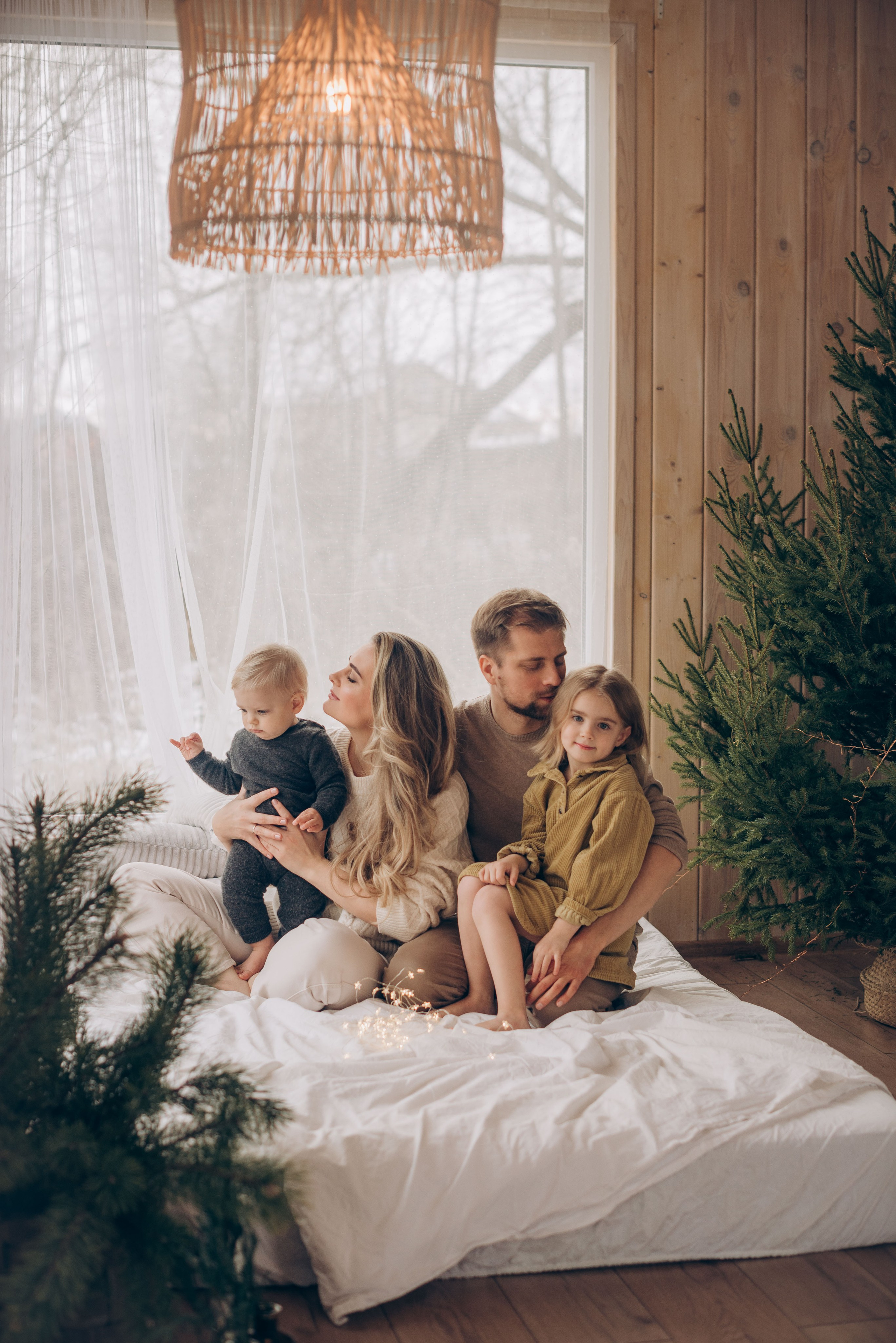 Семейная новогодняя фотосессия в студии. Семейный фотограф в Домодедово и Москве Елена Пичугина