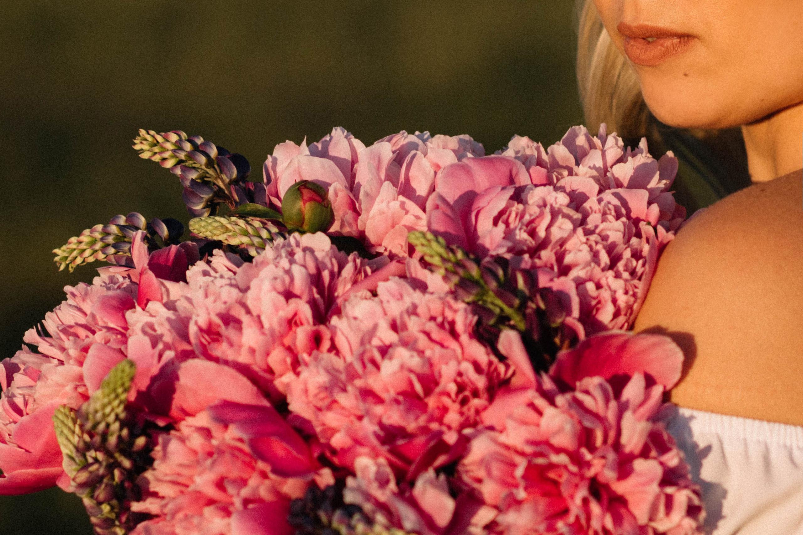 Любовь и пионы. Фотограф Регина Даниловна Усть — Катав