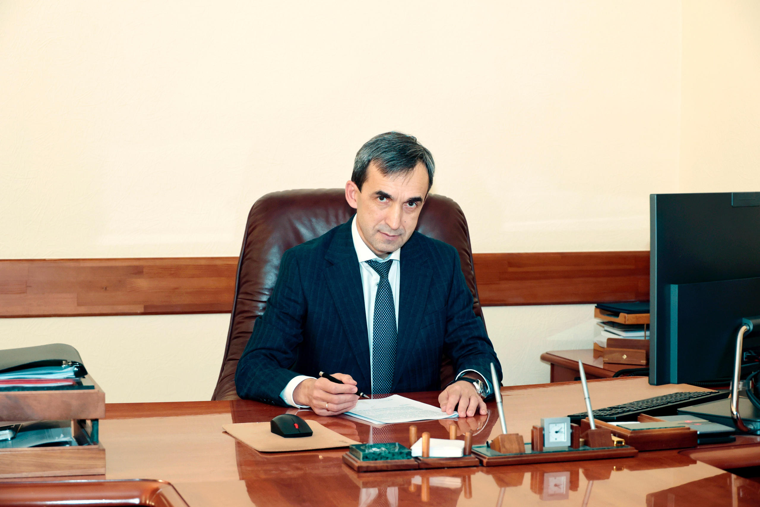 Деловой портрет. Репортажное и контент фото для бизнеса. Клим Мурашкин. Кемерово