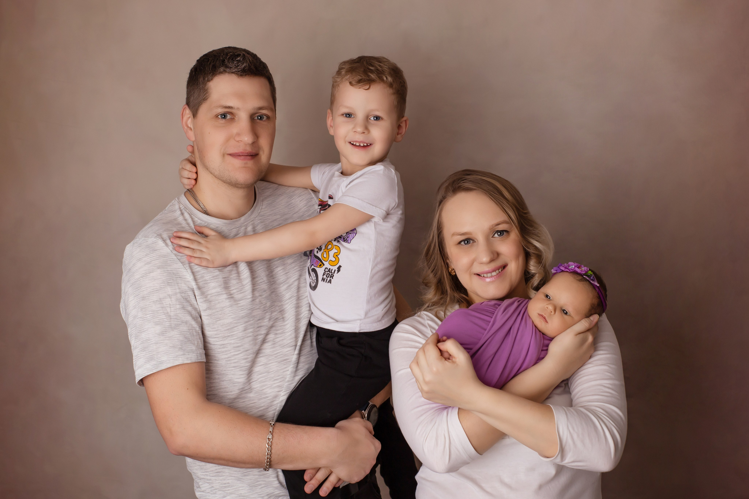 Новорождённые. Оля Март. Фотограф новорождённых город Лида. Фотограф на годик в Лиде