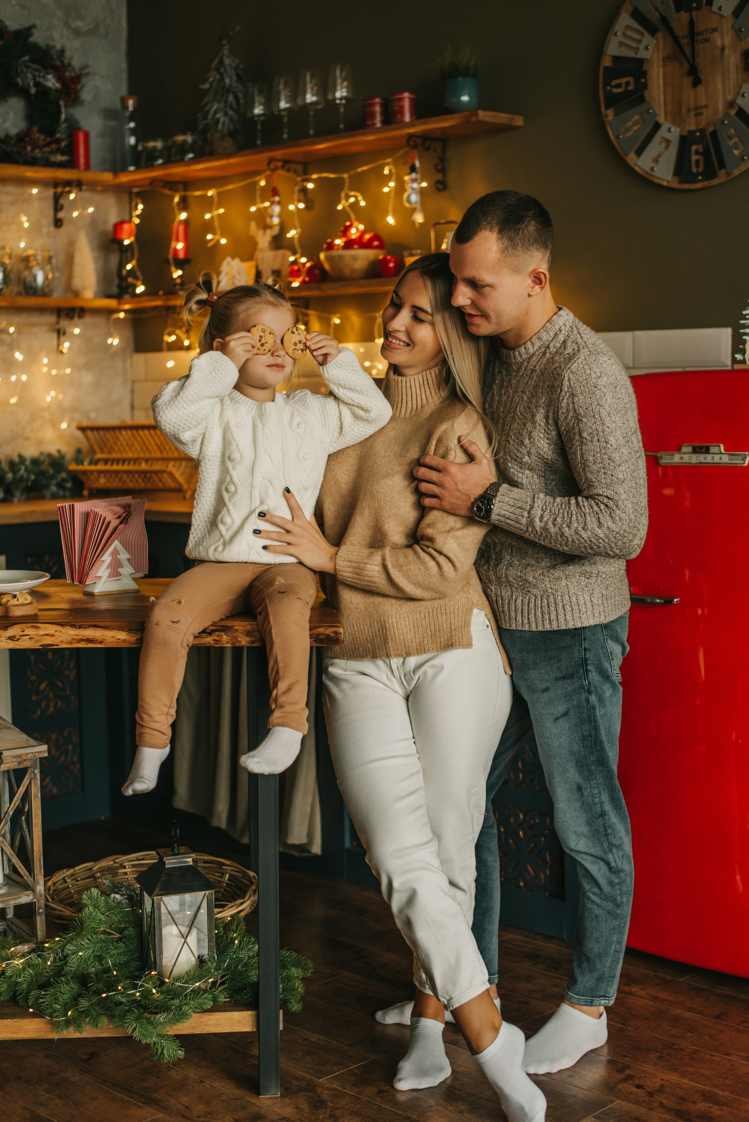 Семейные фото на кухне